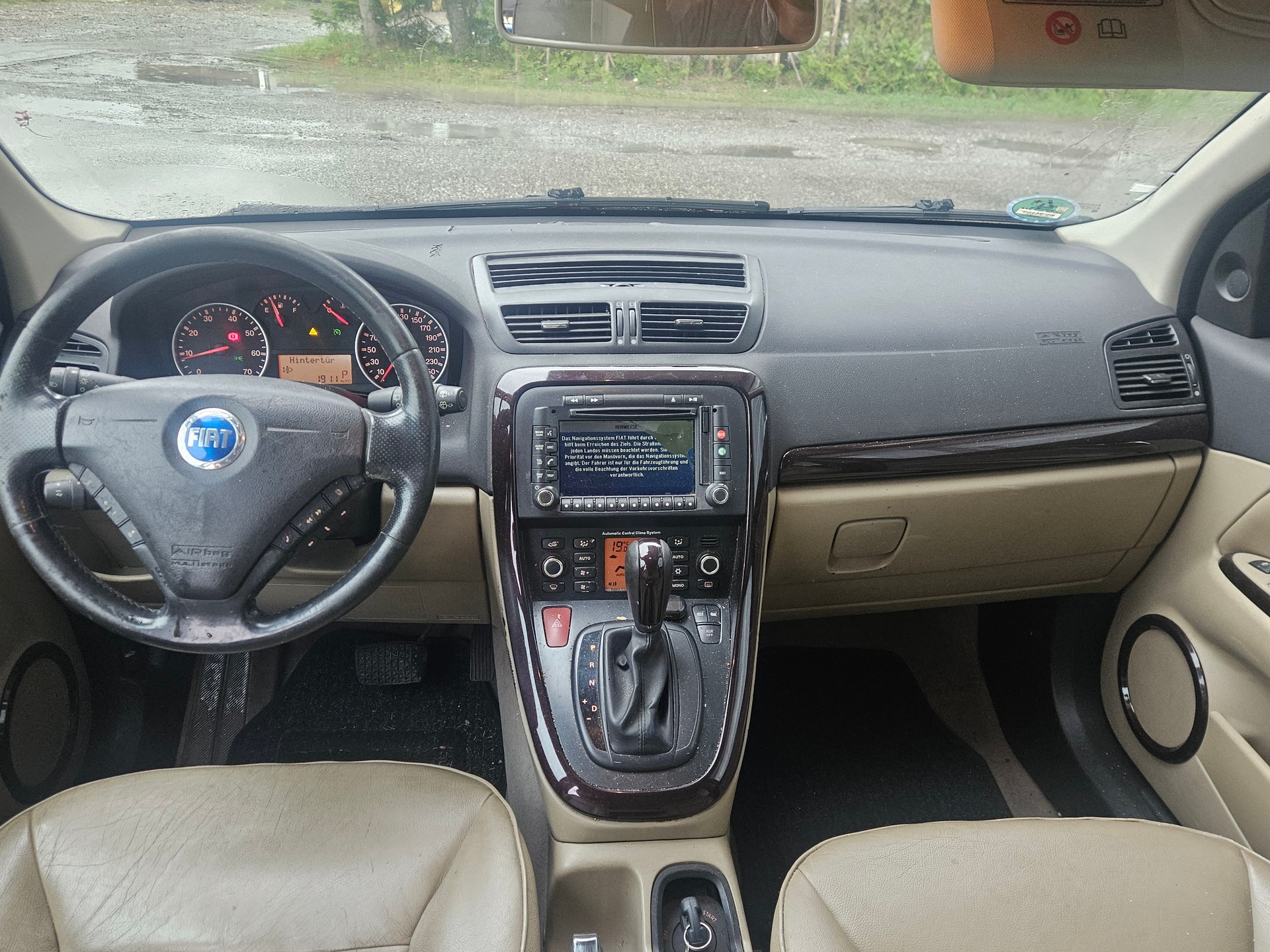 FIAT Croma 2.4 20V JTD Emotion-image-9