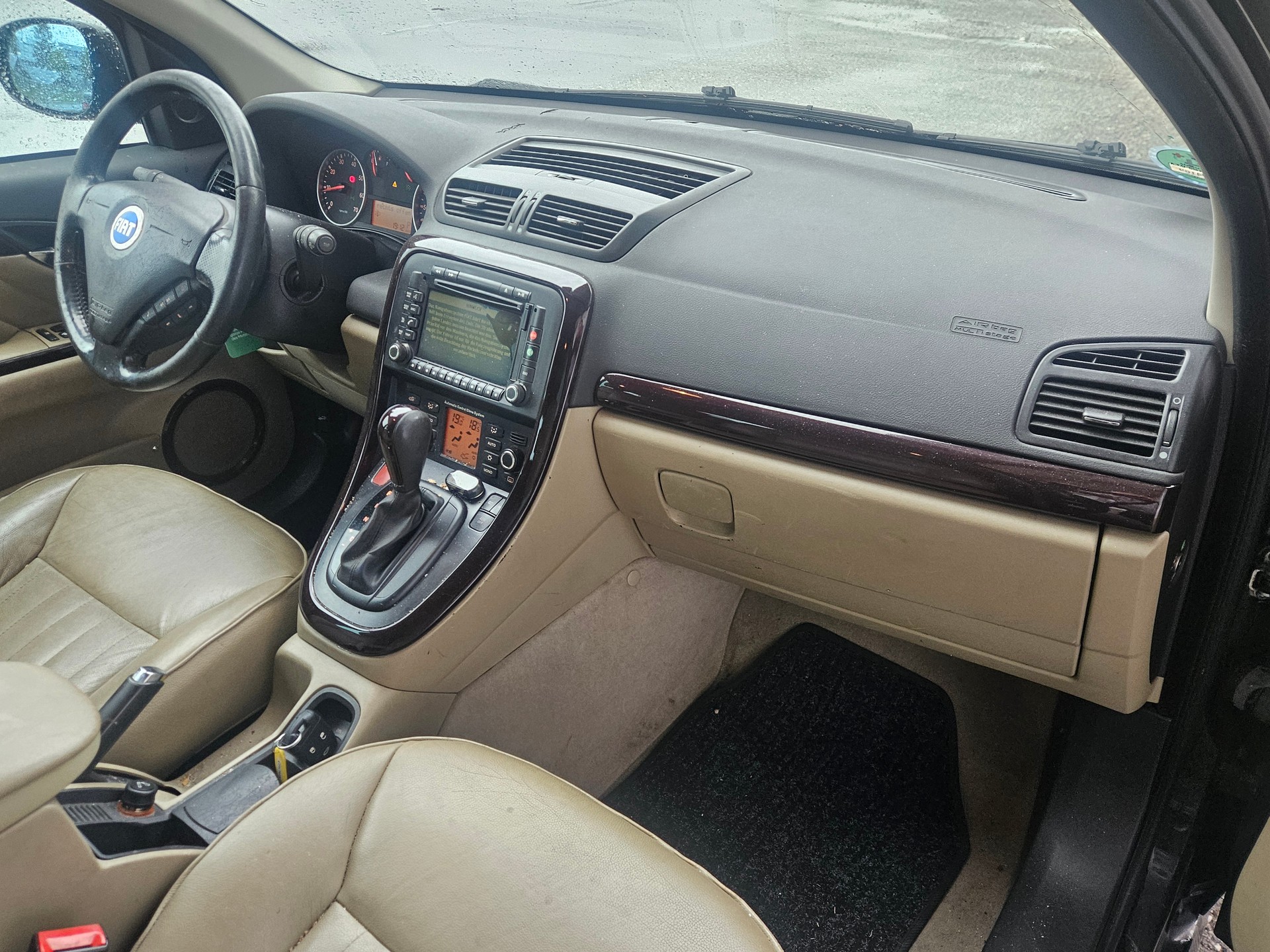 FIAT Croma 2.4 20V JTD Emotion-image-12