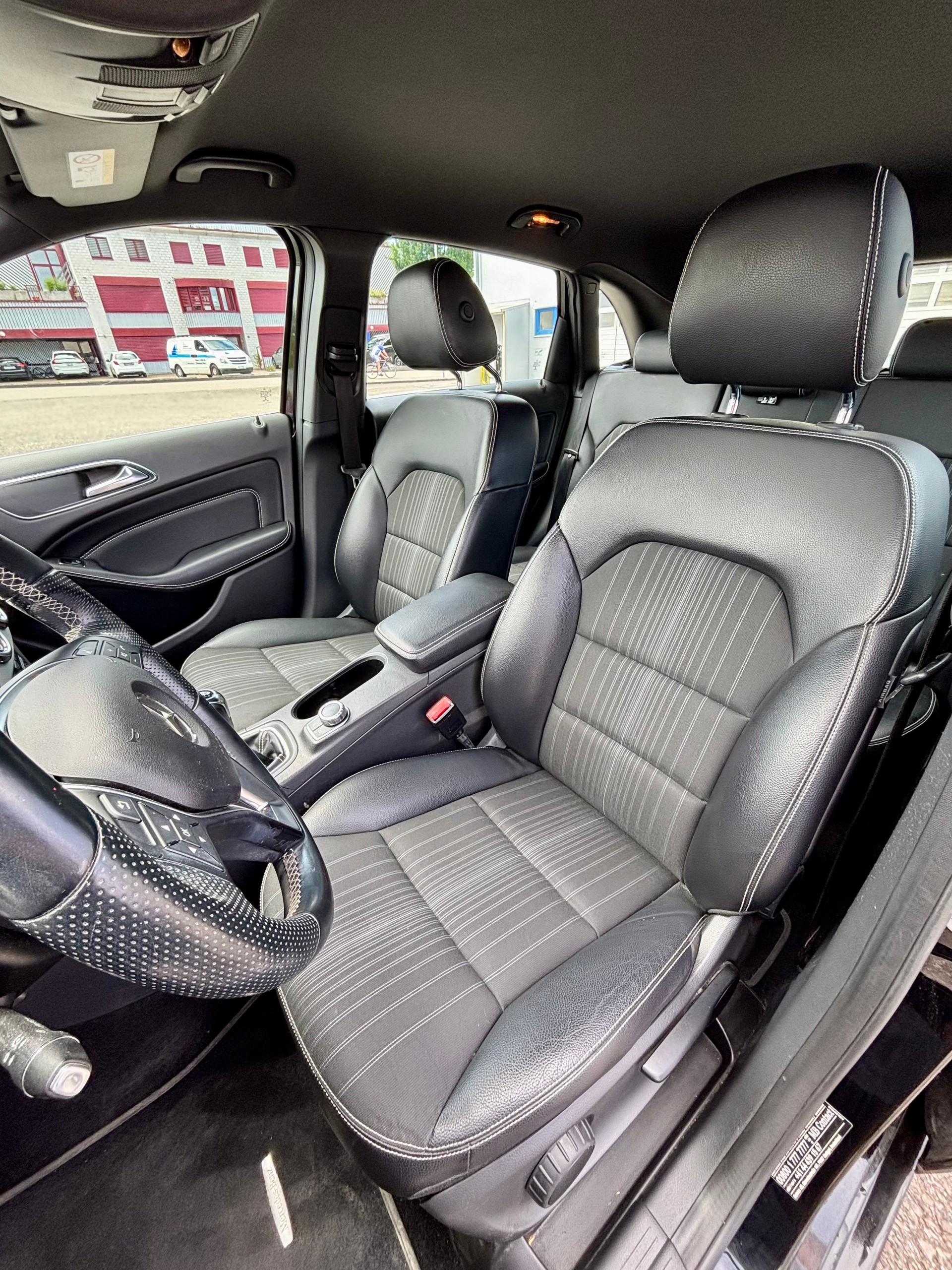MERCEDES-BENZ B 200-image-10