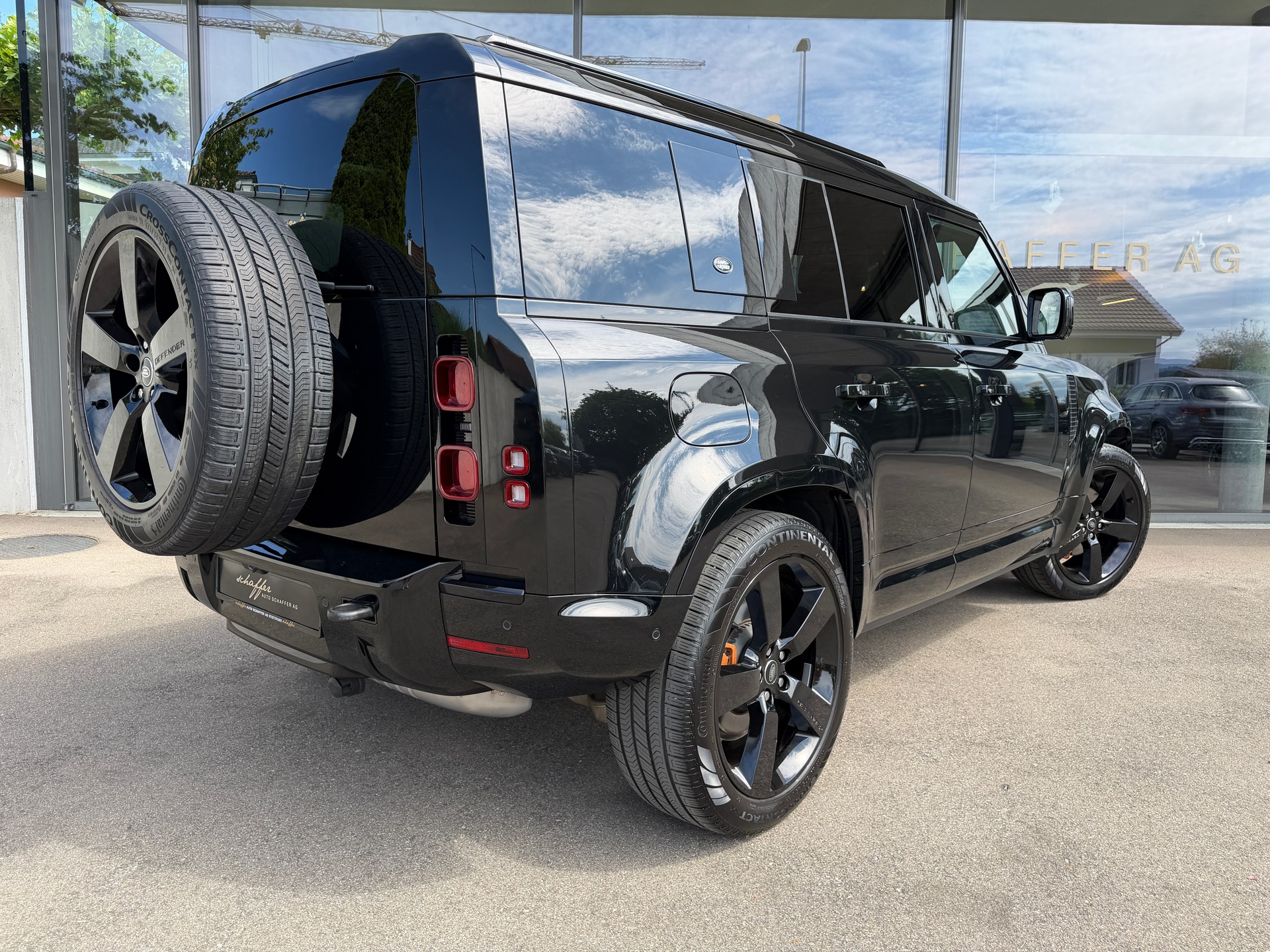 LAND ROVER Defender 110 3.0 D I6 300 X-Dynamic SE AWD AT8-image-8
