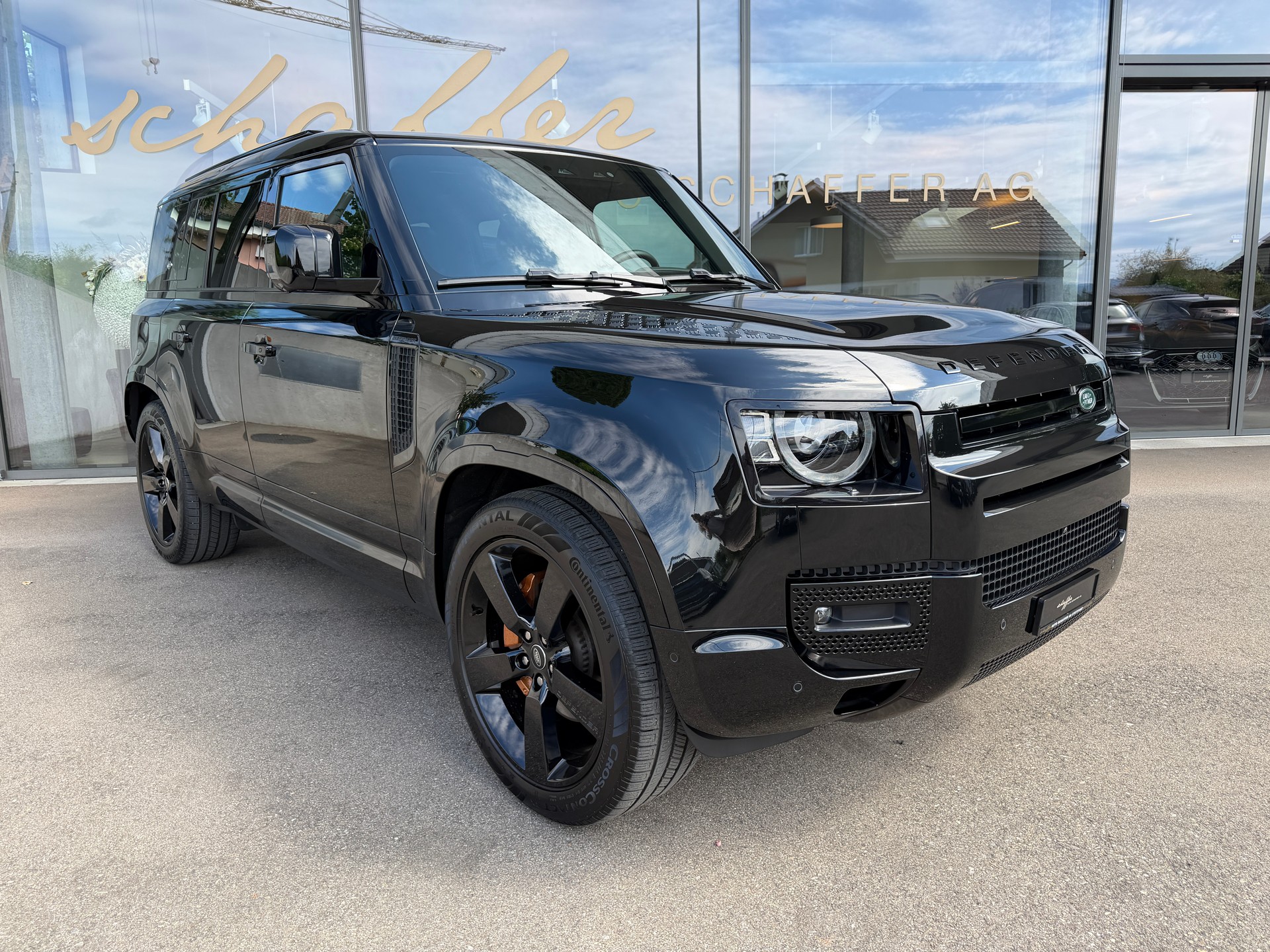 LAND ROVER Defender 110 3.0 D I6 300 X-Dynamic SE AWD AT8-showroom-element-3