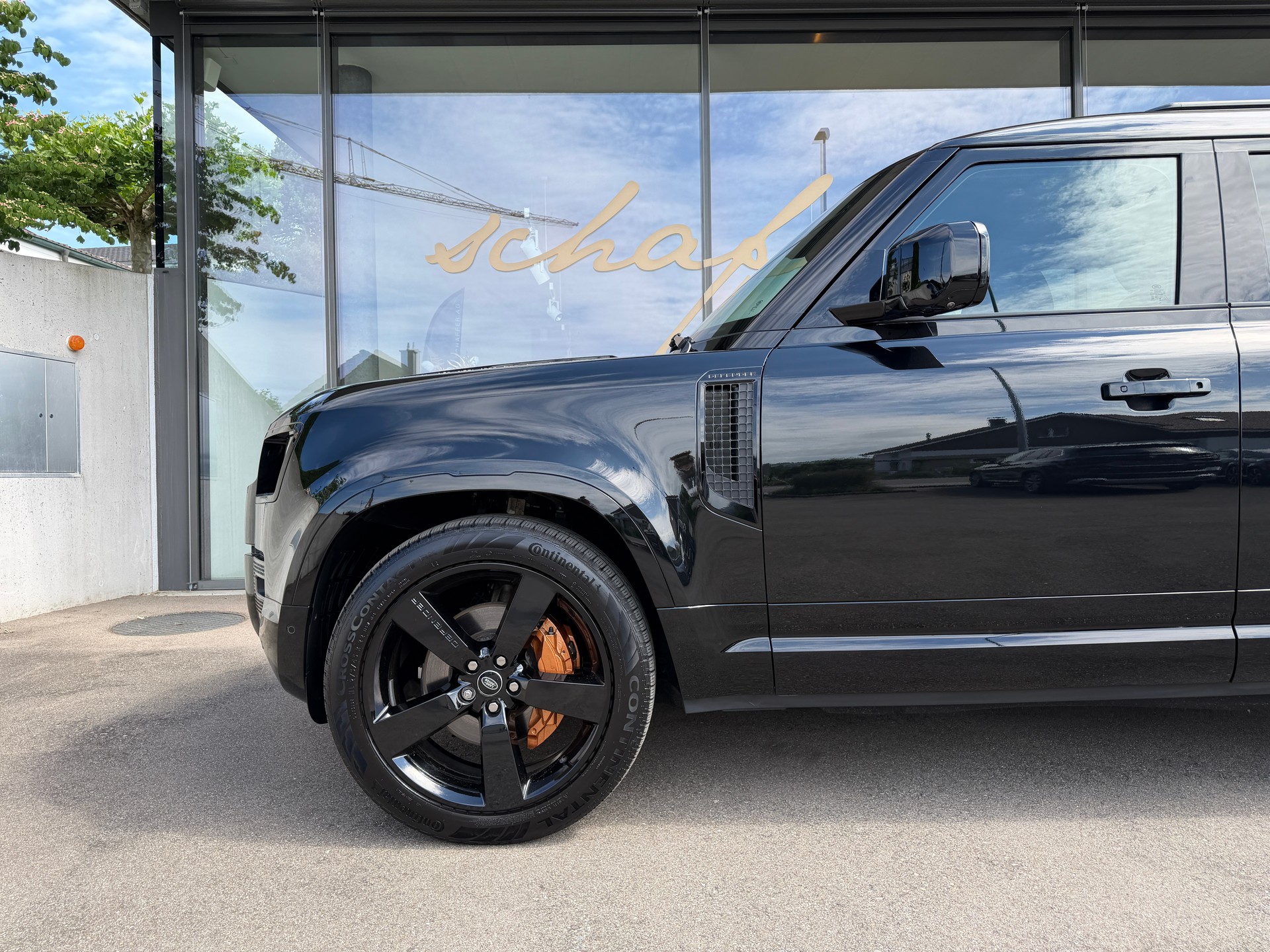 LAND ROVER Defender 110 3.0 D I6 300 X-Dynamic SE AWD AT8-image-5