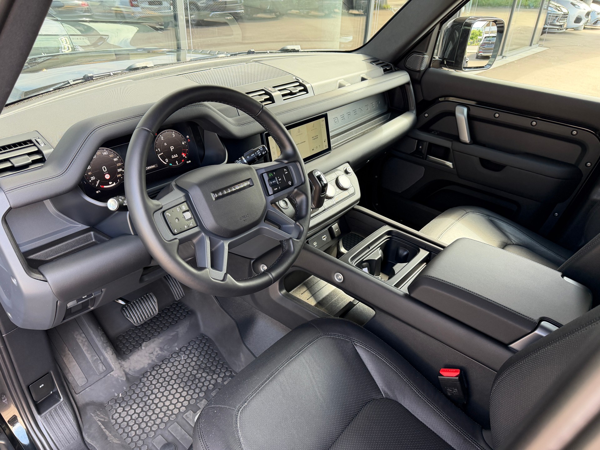 LAND ROVER Defender 110 3.0 D I6 300 X-Dynamic SE AWD AT8-image-11