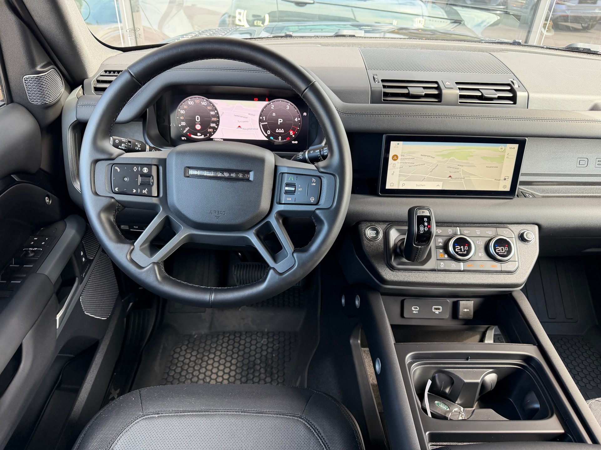 LAND ROVER Defender 110 3.0 D I6 300 X-Dynamic SE AWD AT8-image-17