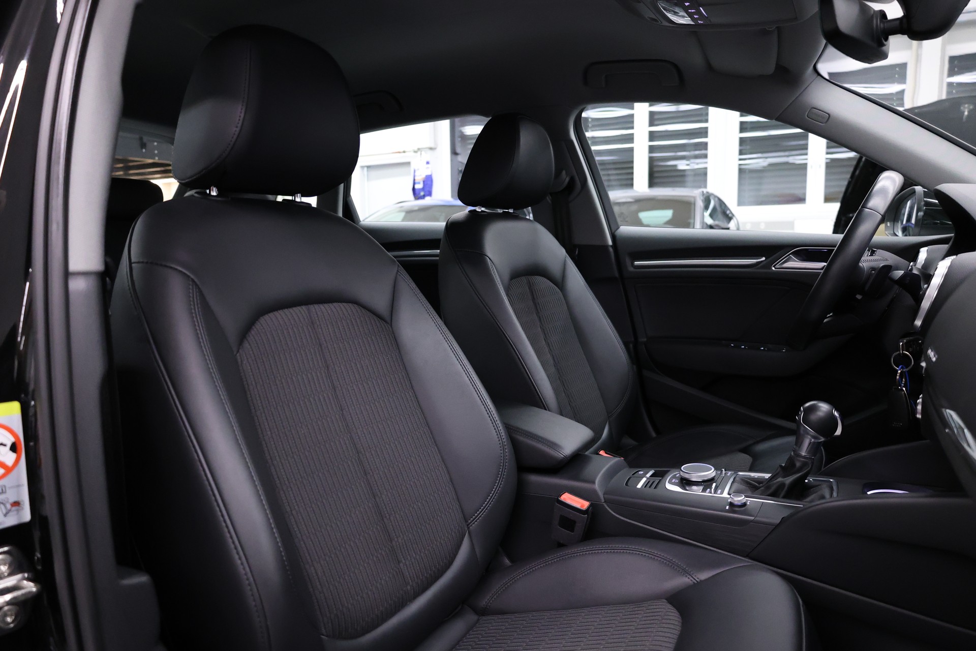AUDI A3 Sportback 2.0 T FSI Design qu. S-Tronic-image-13