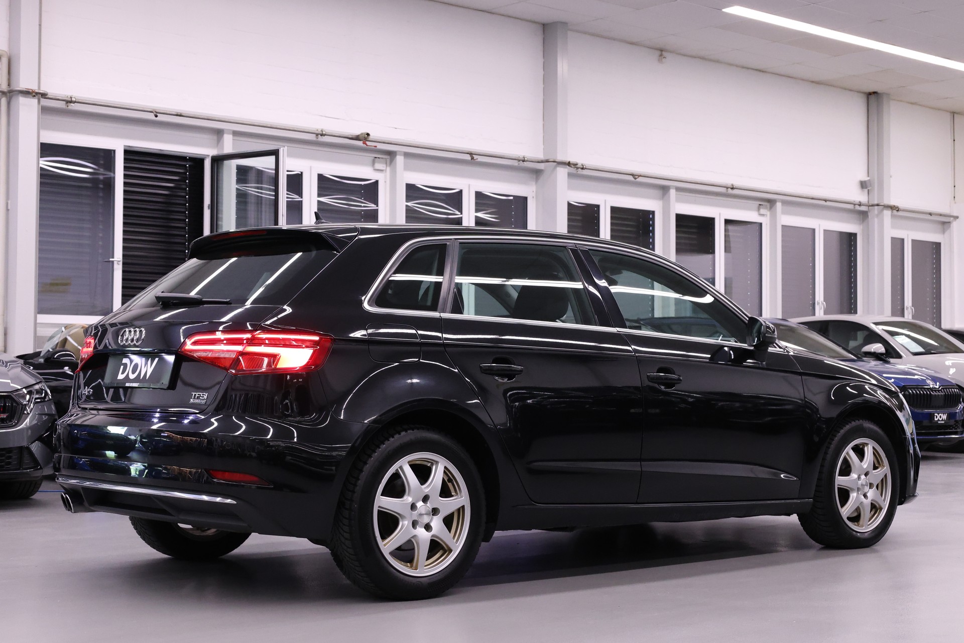 AUDI A3 Sportback 2.0 T FSI Design qu. S-Tronic-showroom-element-3
