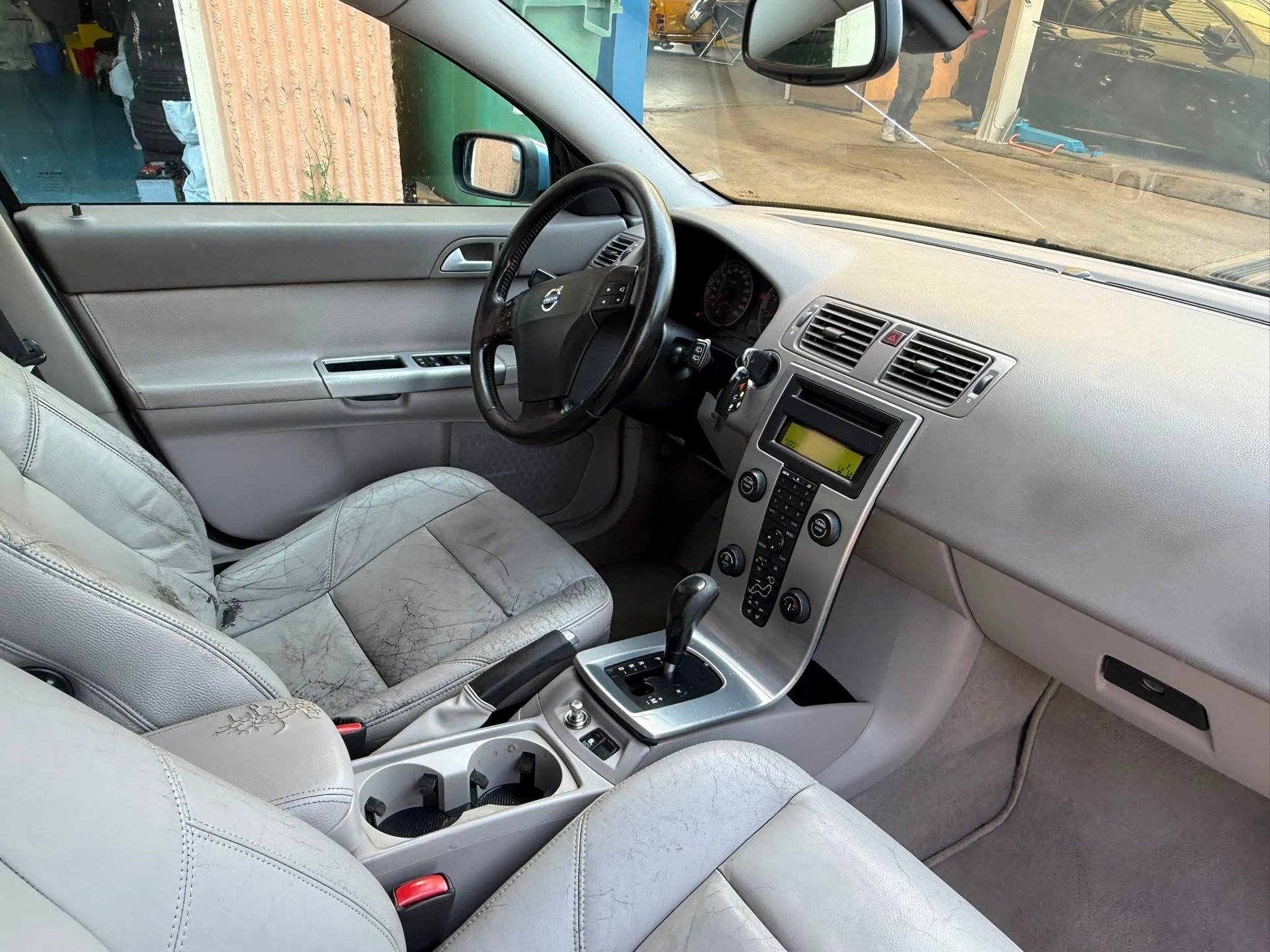 VOLVO V50 2.4I Momentum automatique-image-11
