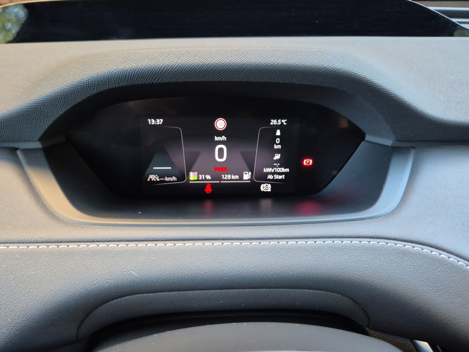SKODA Enyaq iV 80 SportLine*360°Kamera*Panoramadach*Head up Display*Anhängerkupplung*-image-11