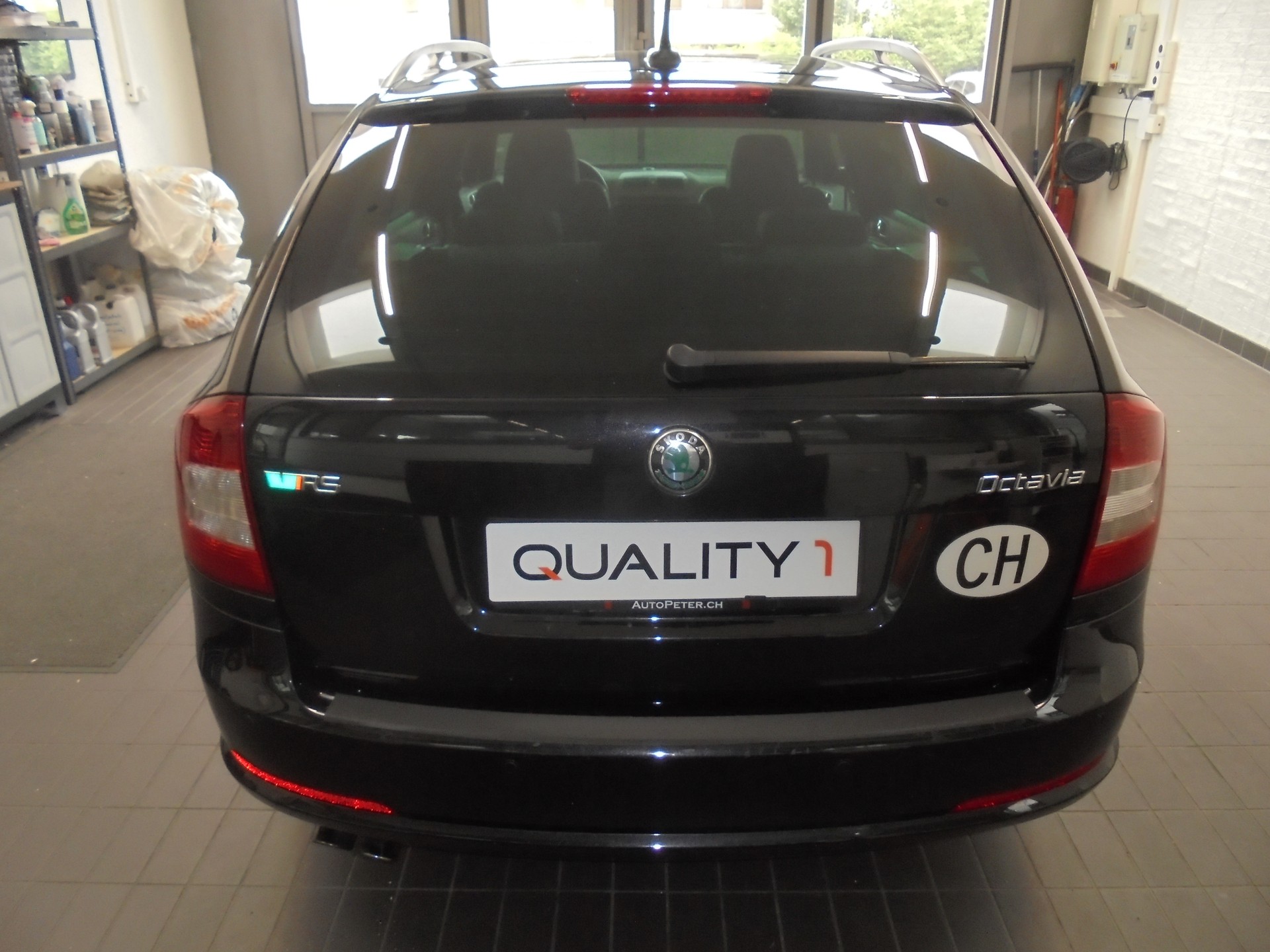 SKODA Octavia Combi 2.0 TSI RS DSG-image-3