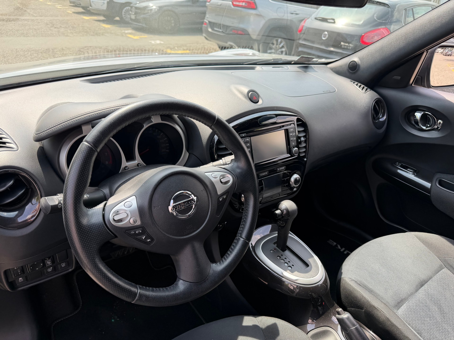NISSAN Juke 1.6 tekna Xtronic CVT-image-9