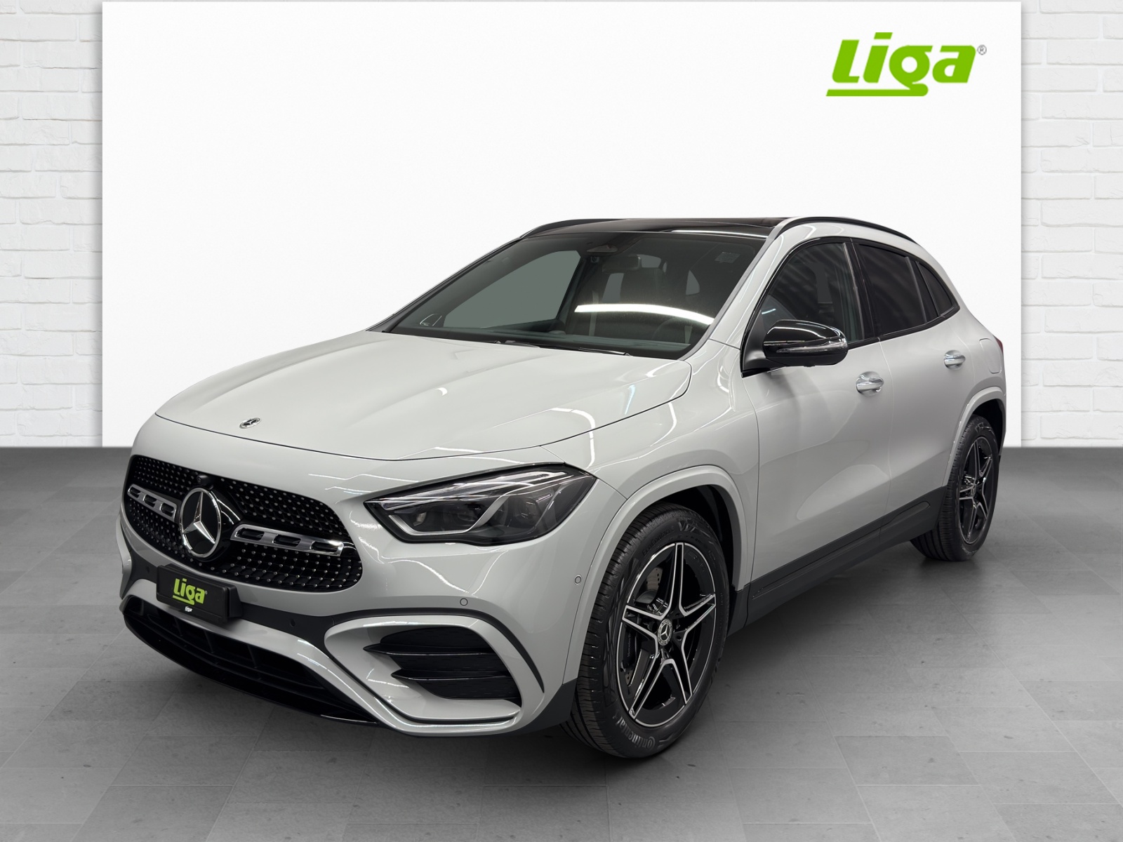 MERCEDES-BENZ GLA 250 Swiss Star-showroom-element-2