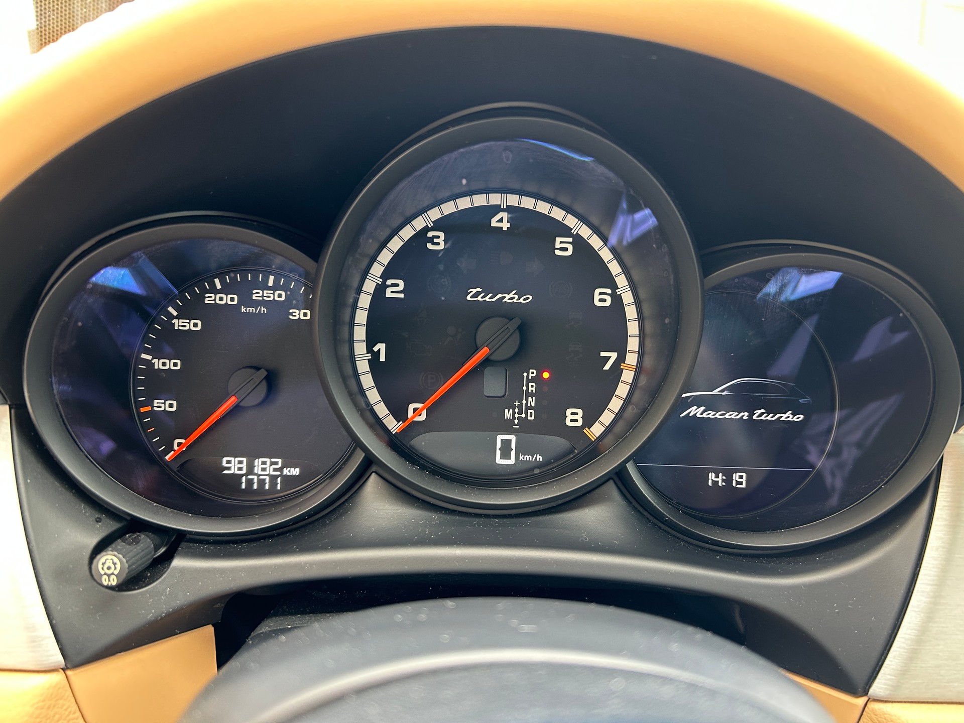PORSCHE Macan 3.6 V6 Turbo PDK " BVA DEFECTUEUX " VENDU DANS L'ETAT Tél 079 611 65 33-image-8
