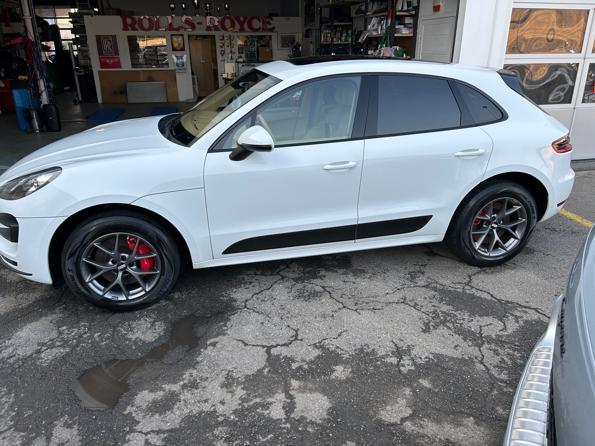 PORSCHE Macan 3.6 V6 Turbo PDK " BVA DEFECTUEUX " VENDU DANS L'ETAT Tél 079 611 65 33-showroom-element-3