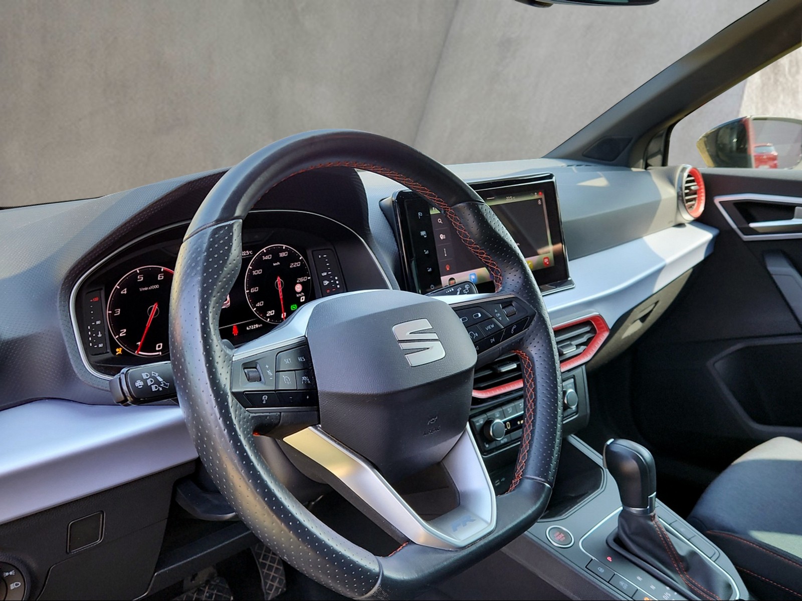 SEAT Ibiza 1.0 EcoTSI Hola FR DSG-image-9