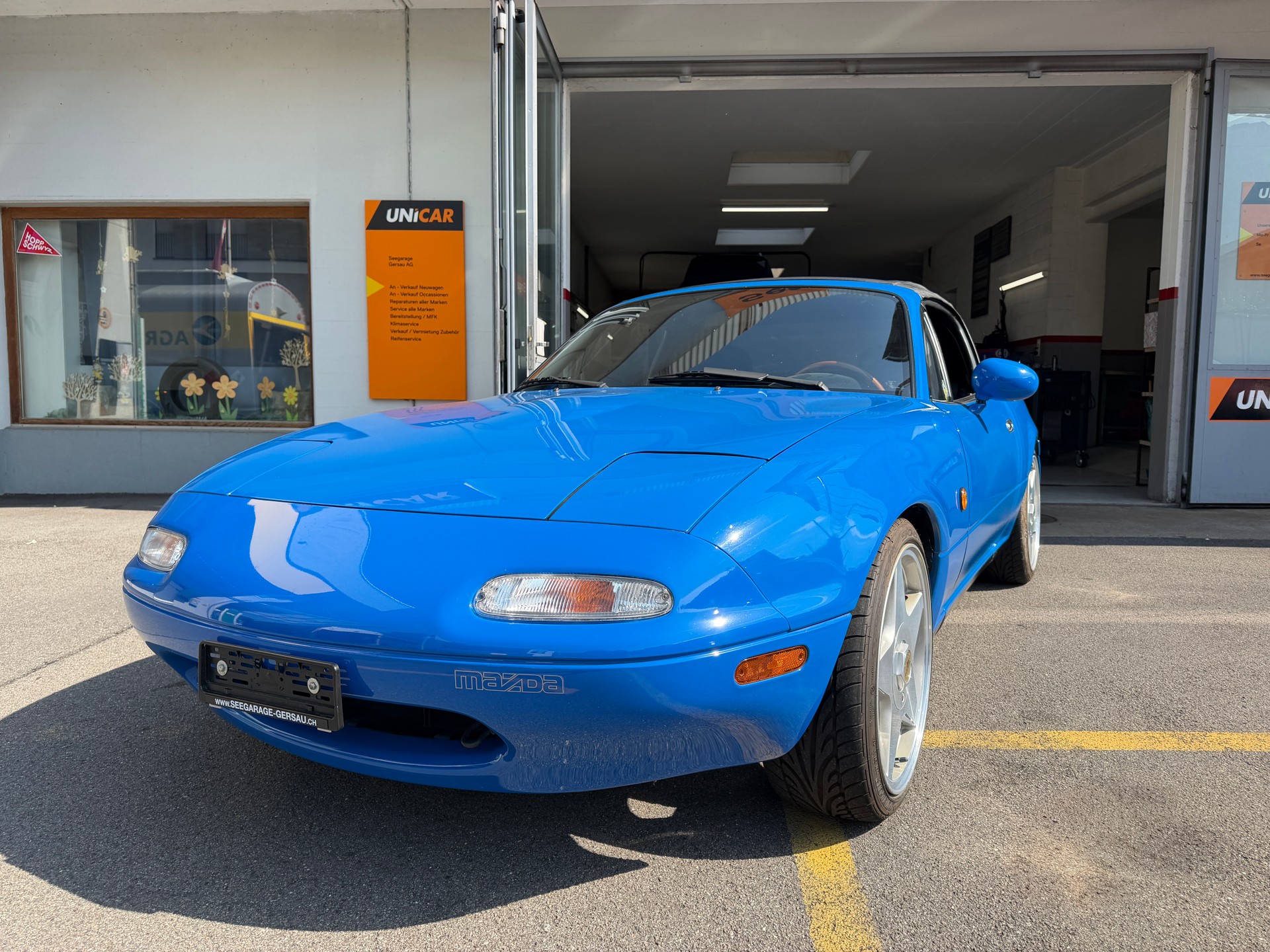 MAZDA MX-5 1.6i-16-showroom-element-1
