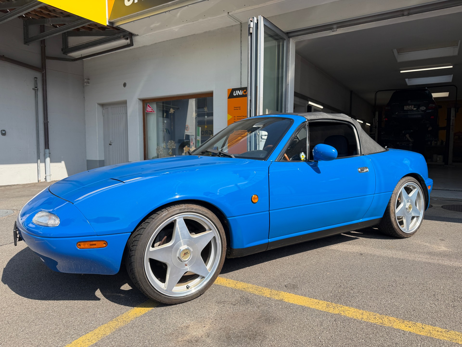 MAZDA MX-5 1.6i-16-showroom-element-2