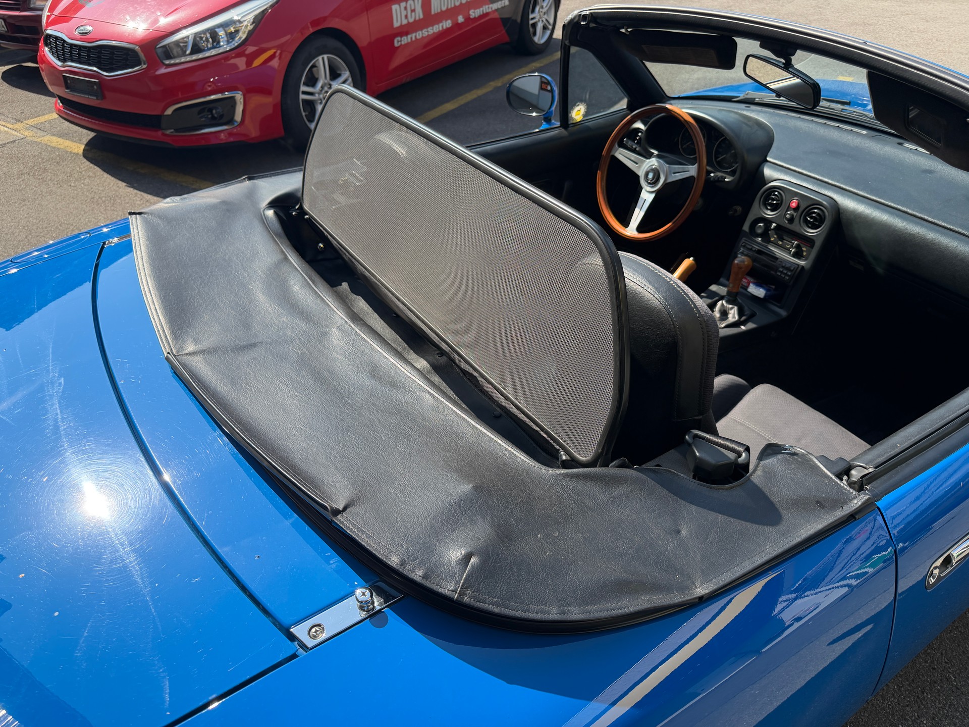 MAZDA MX-5 1.6i-16-image-11