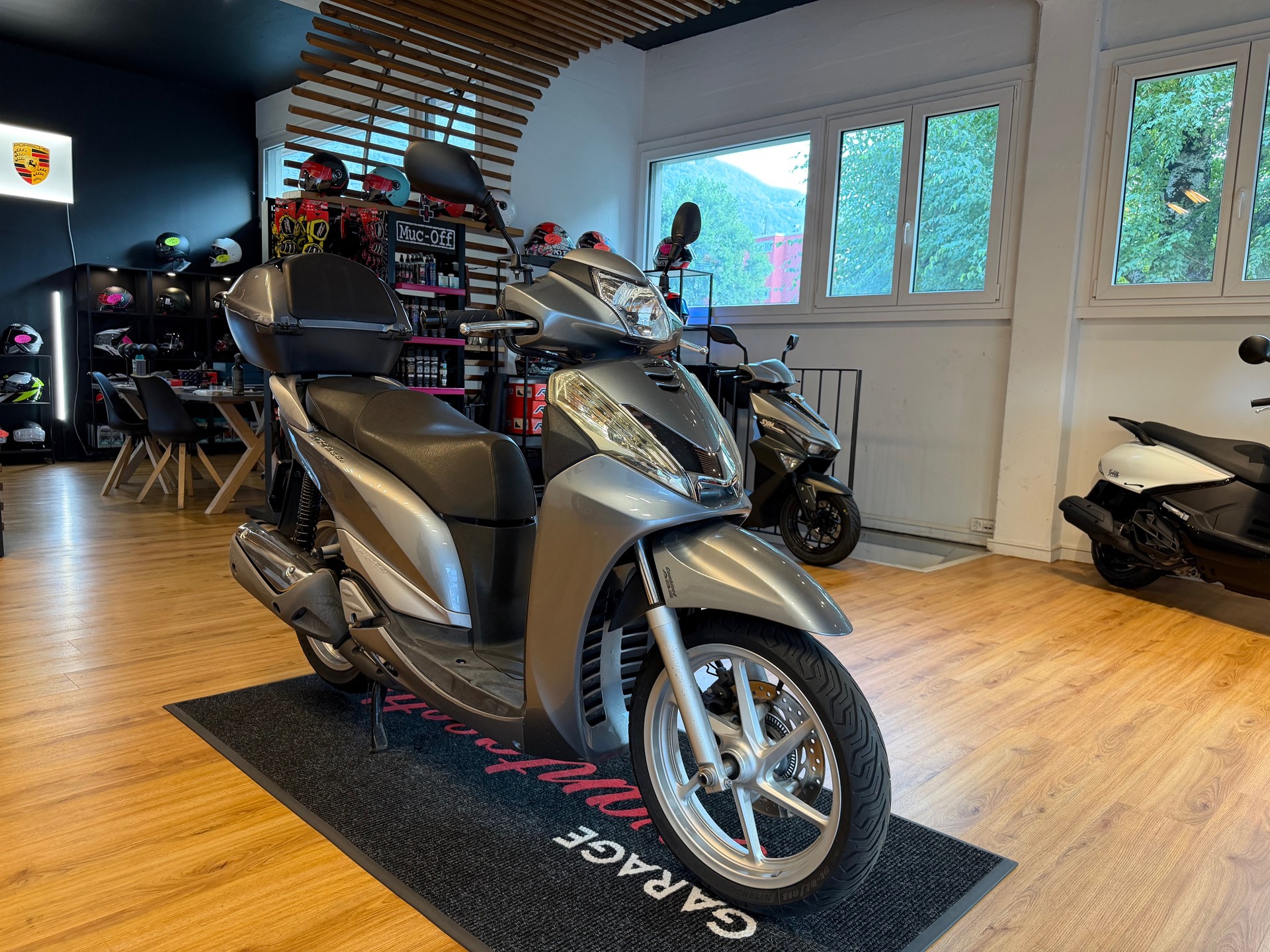 HONDA SH 300 i ABS-image-1