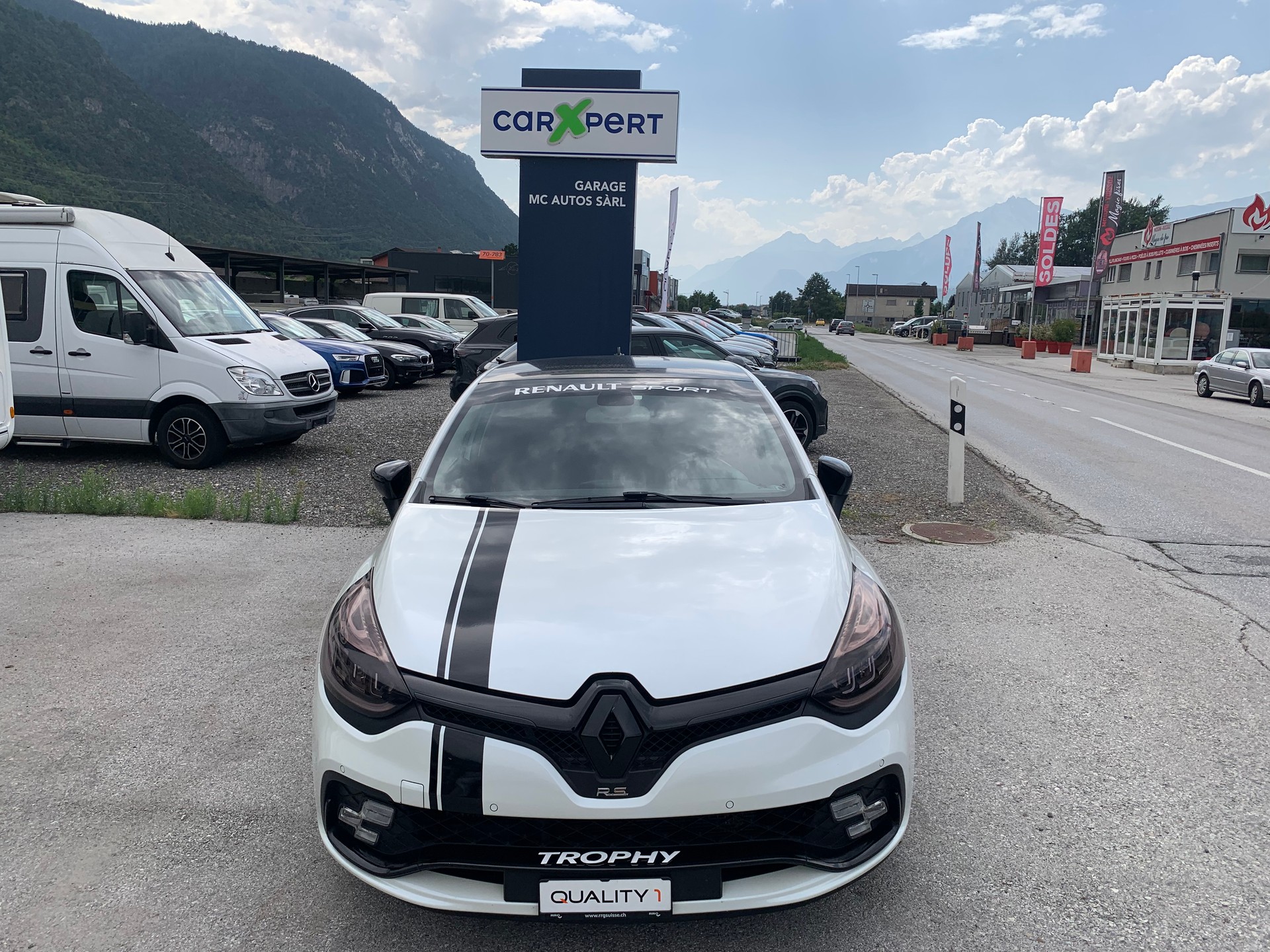 RENAULT Clio 1.6 T RS 220 Trophy EDC-showroom-element-1