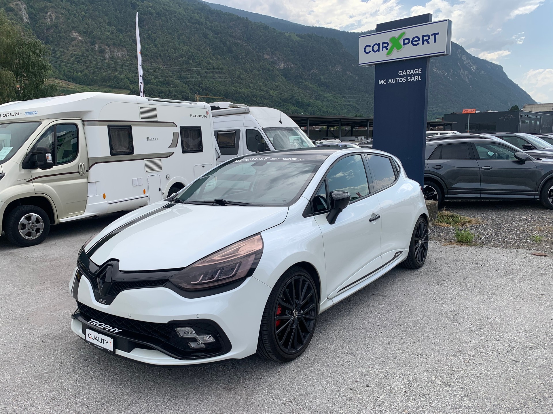 RENAULT Clio 1.6 T RS 220 Trophy EDC-showroom-element-2