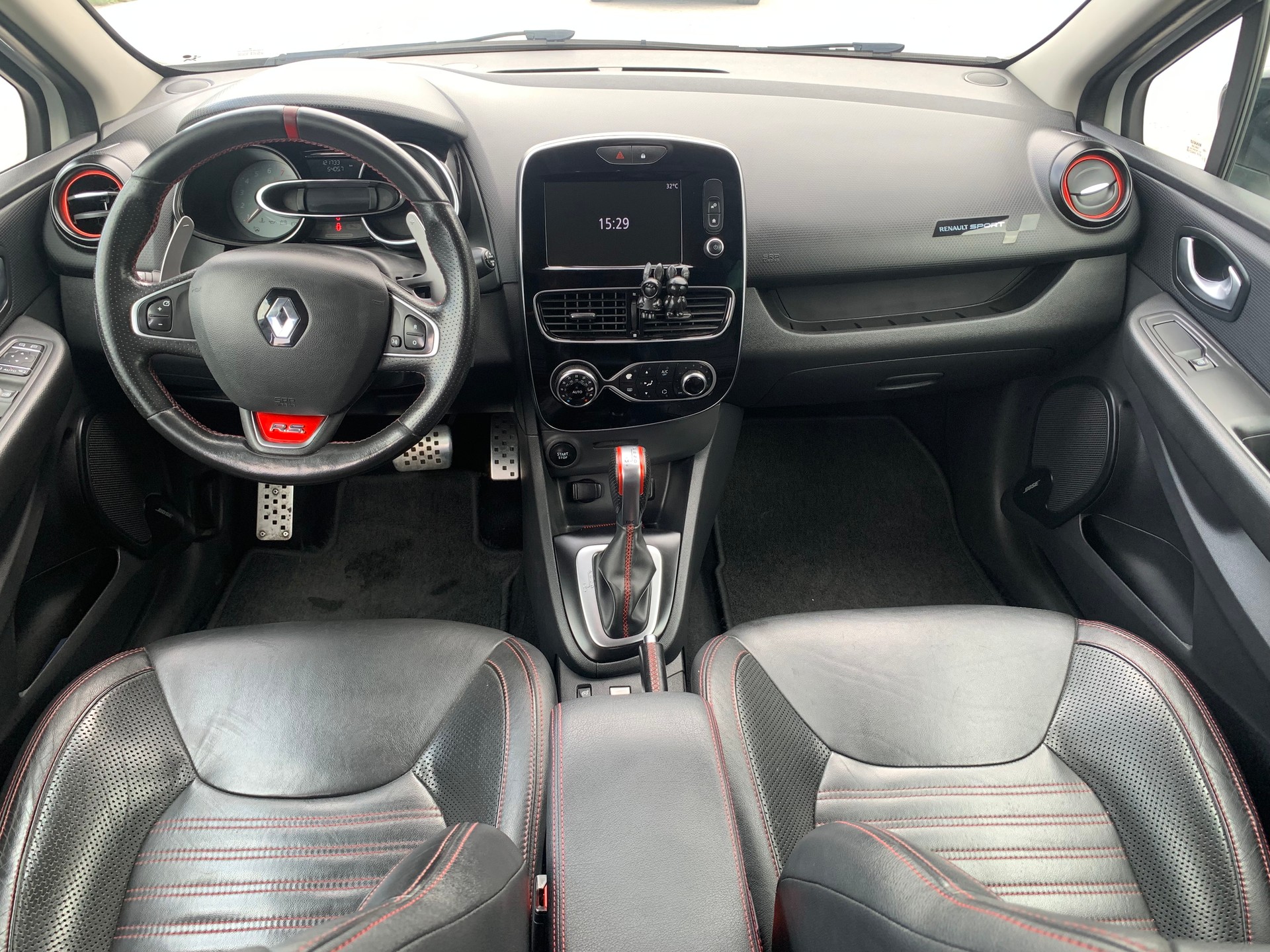 RENAULT Clio 1.6 T RS 220 Trophy EDC-image-17