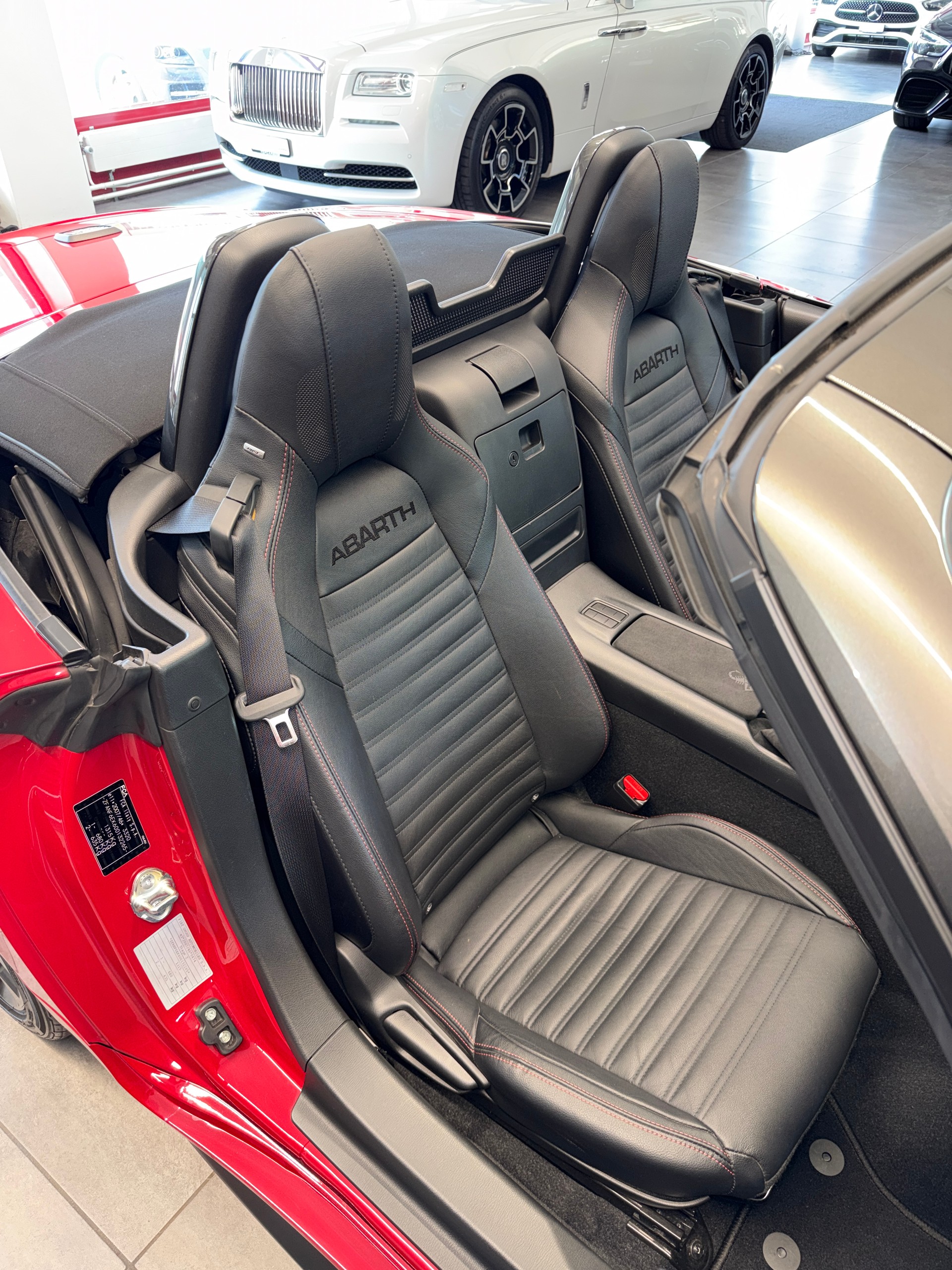 FIAT 124 Spider 1.4 TB Abarth-image-17