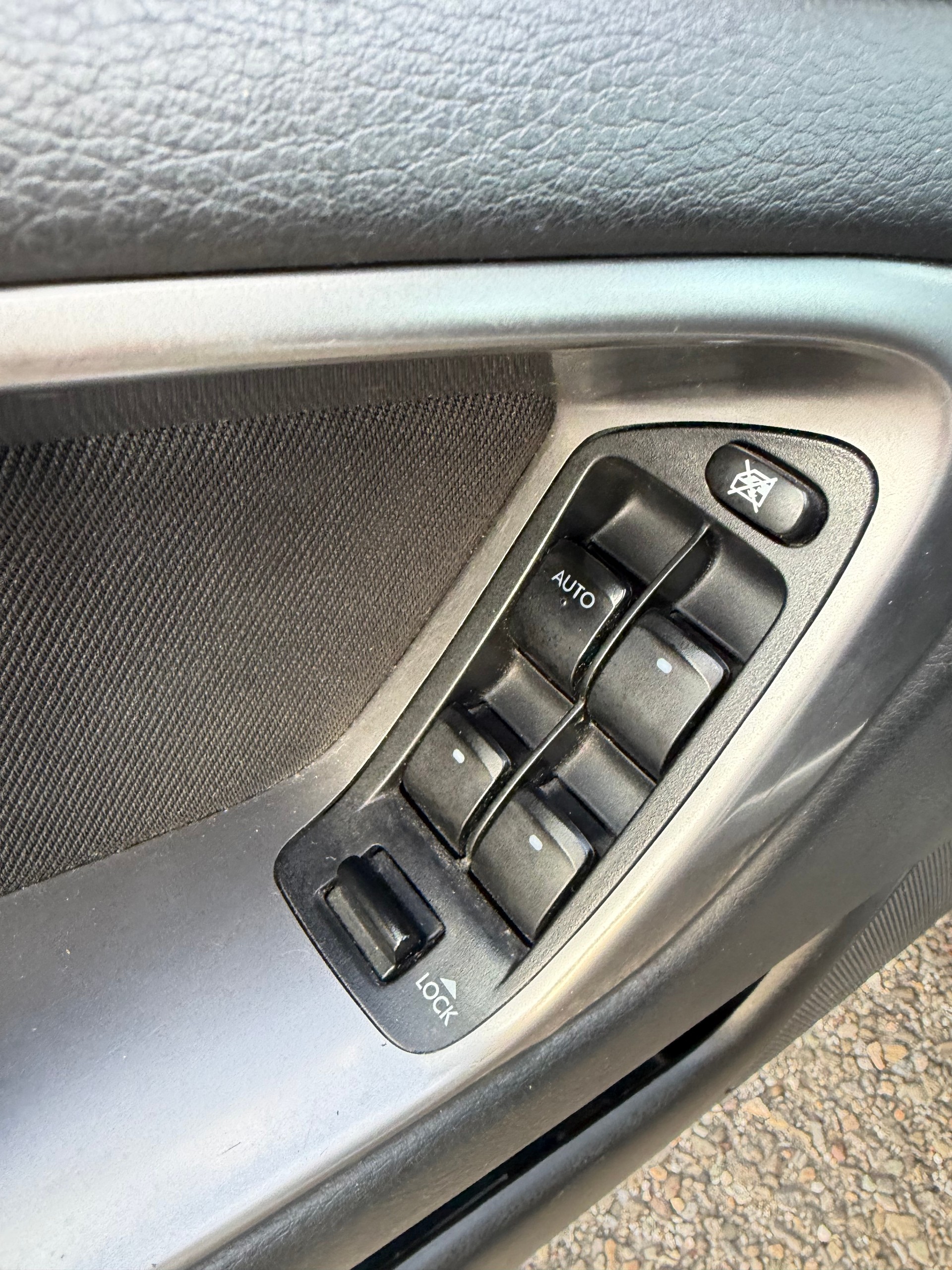 SUBARU Outback 2.5i AWD-image-11