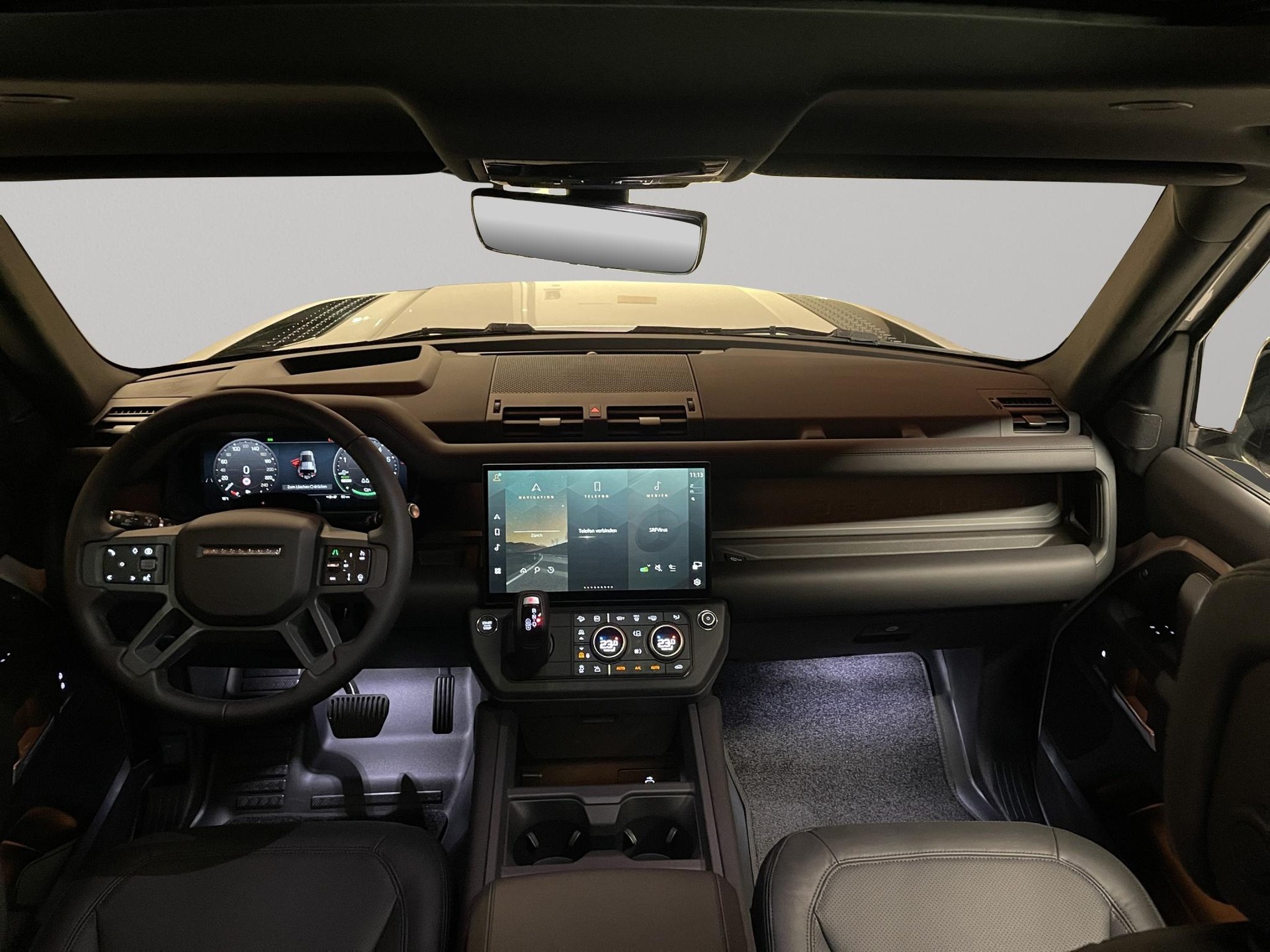 LAND ROVER Defender 110 2.0 P300e X-Dynamic SE (Plug-in Hybrid)-image-7