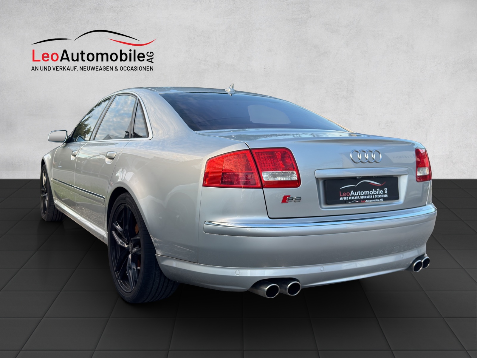 AUDI S8 5.2 V10 quattro tiptronic-showroom-element-1