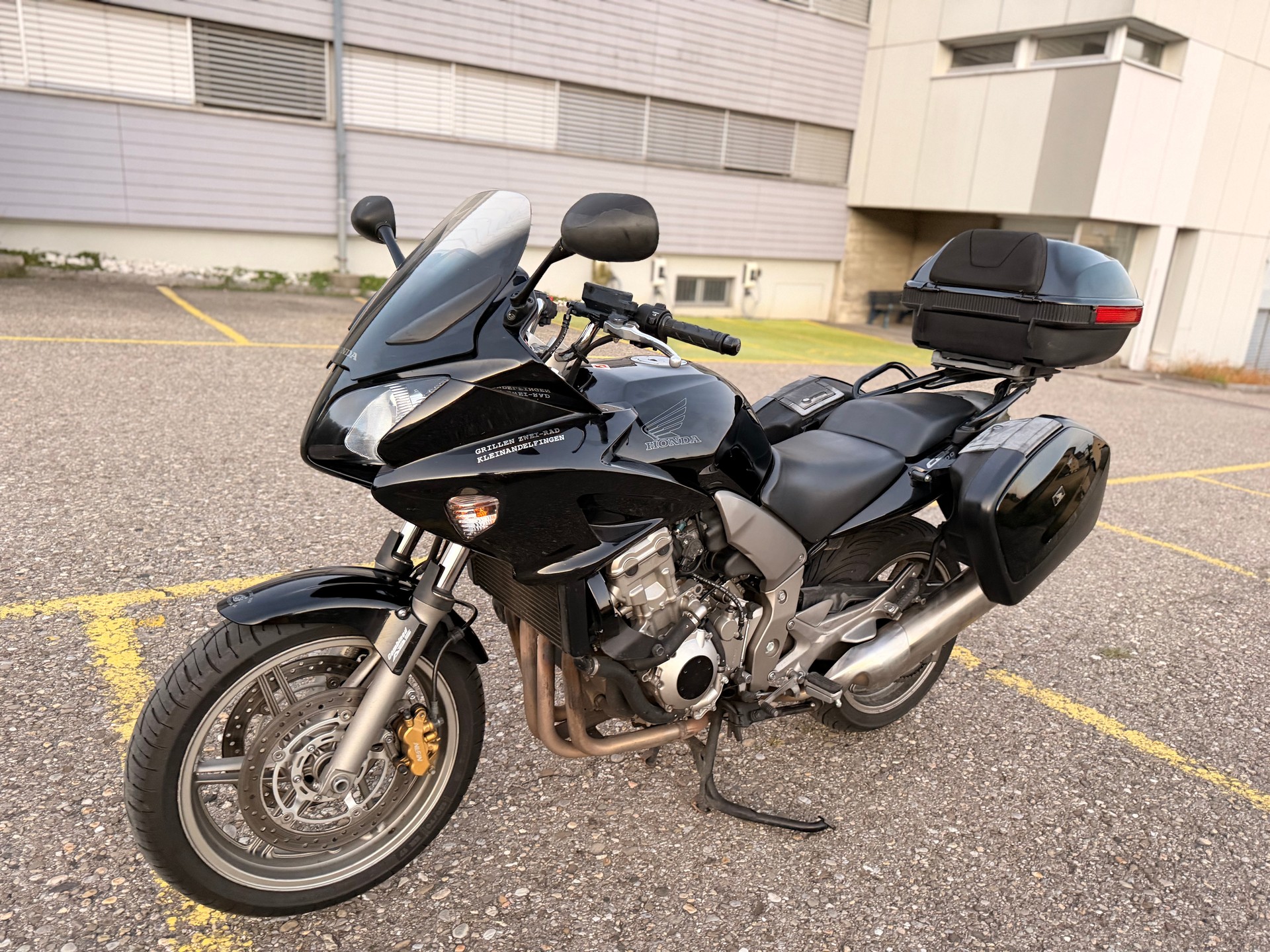 HONDA CBF 1000 ABS-image-1