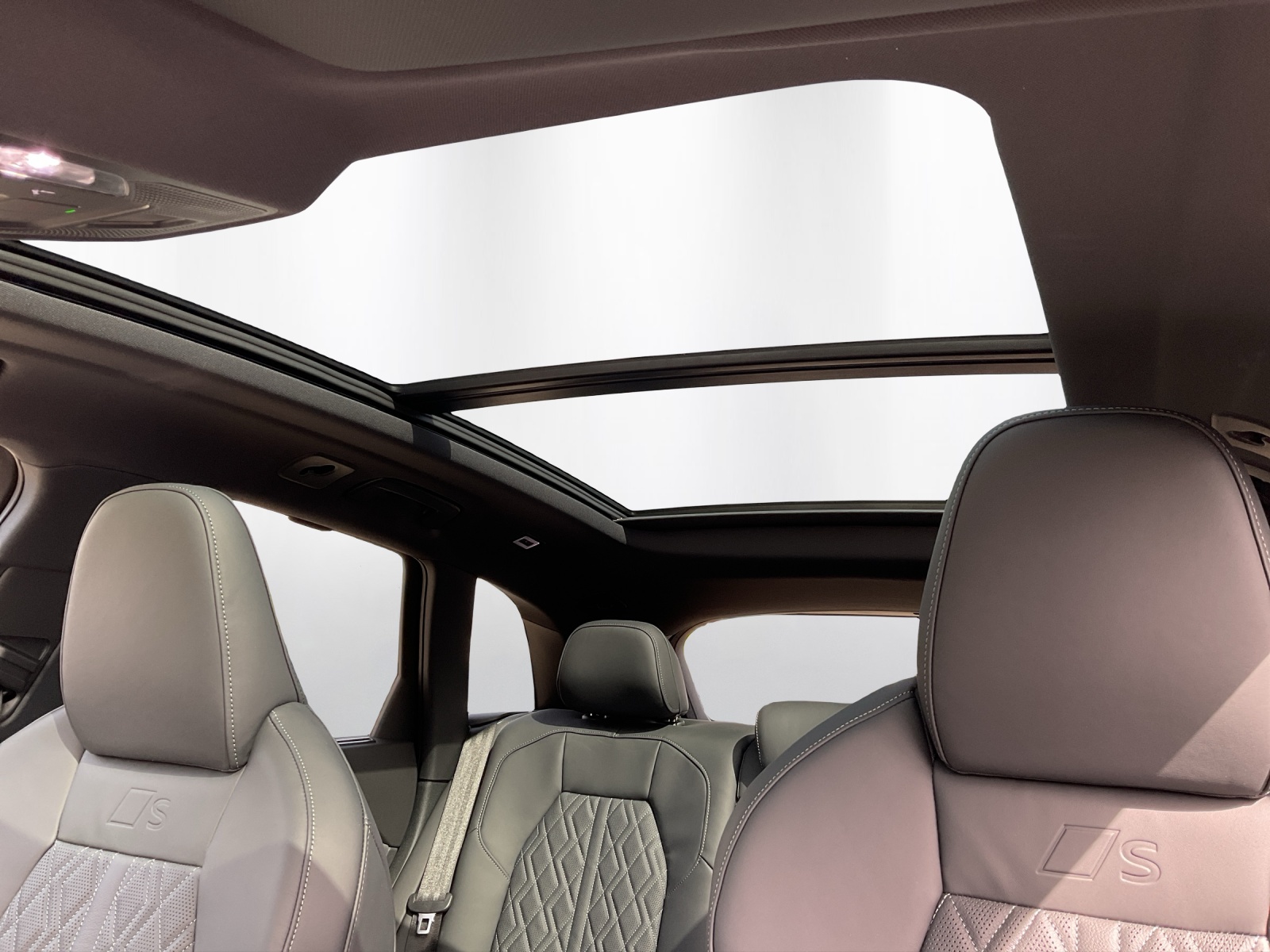AUDI SQ5 TFSI quattro S-tronic-image-14