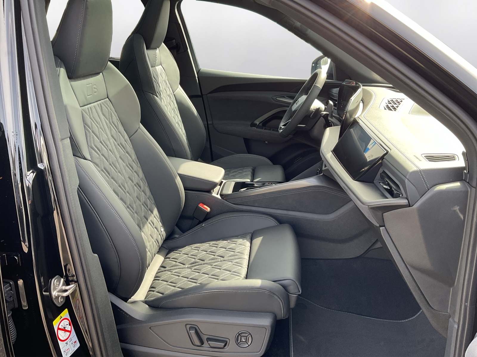 AUDI SQ5 TFSI quattro S-tronic-image-13