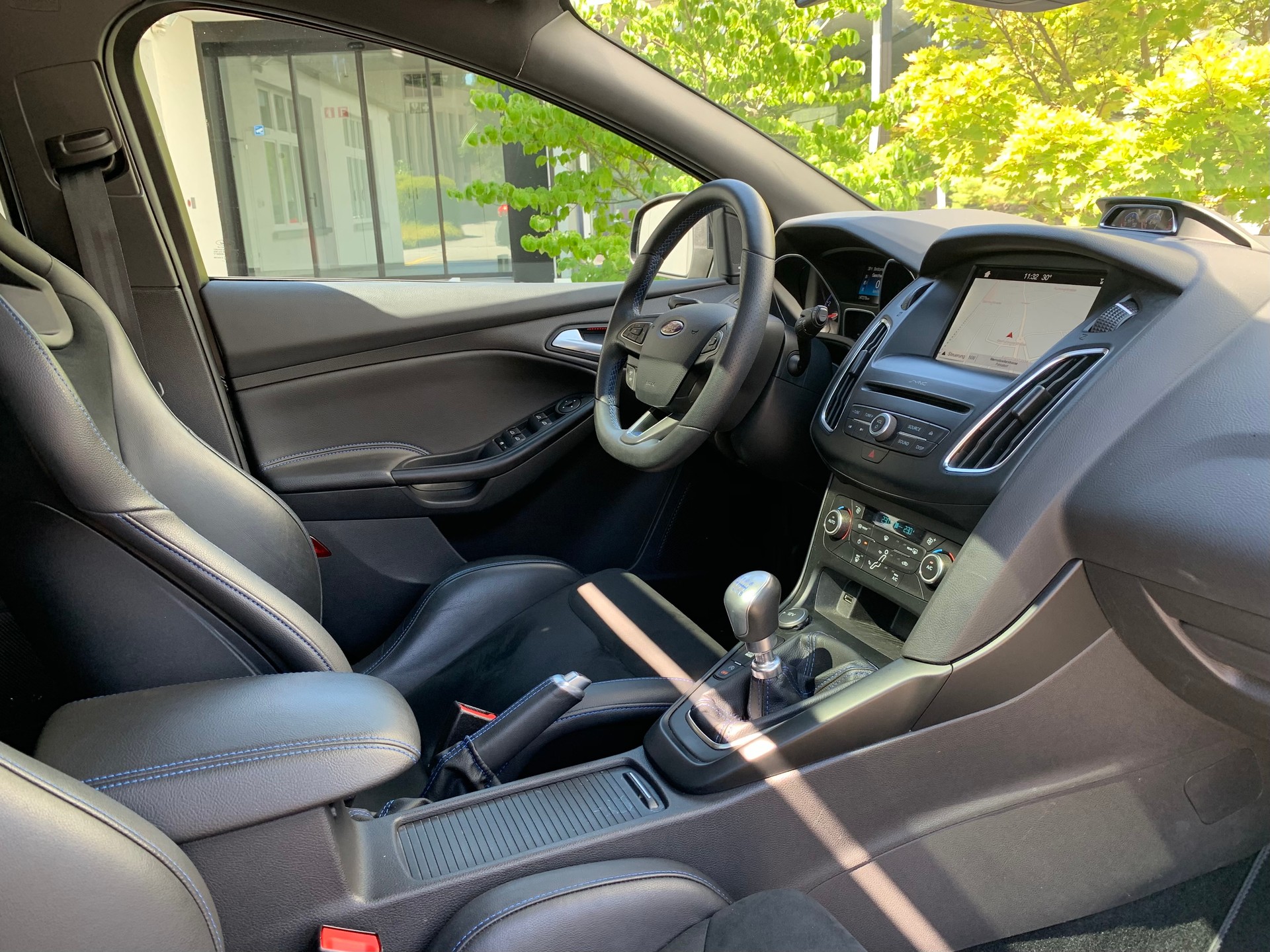 FORD Focus 2.3 EcoBoost RS AWD *Top-Ausstattung*Servicegepflegt*Garantie*-image-6