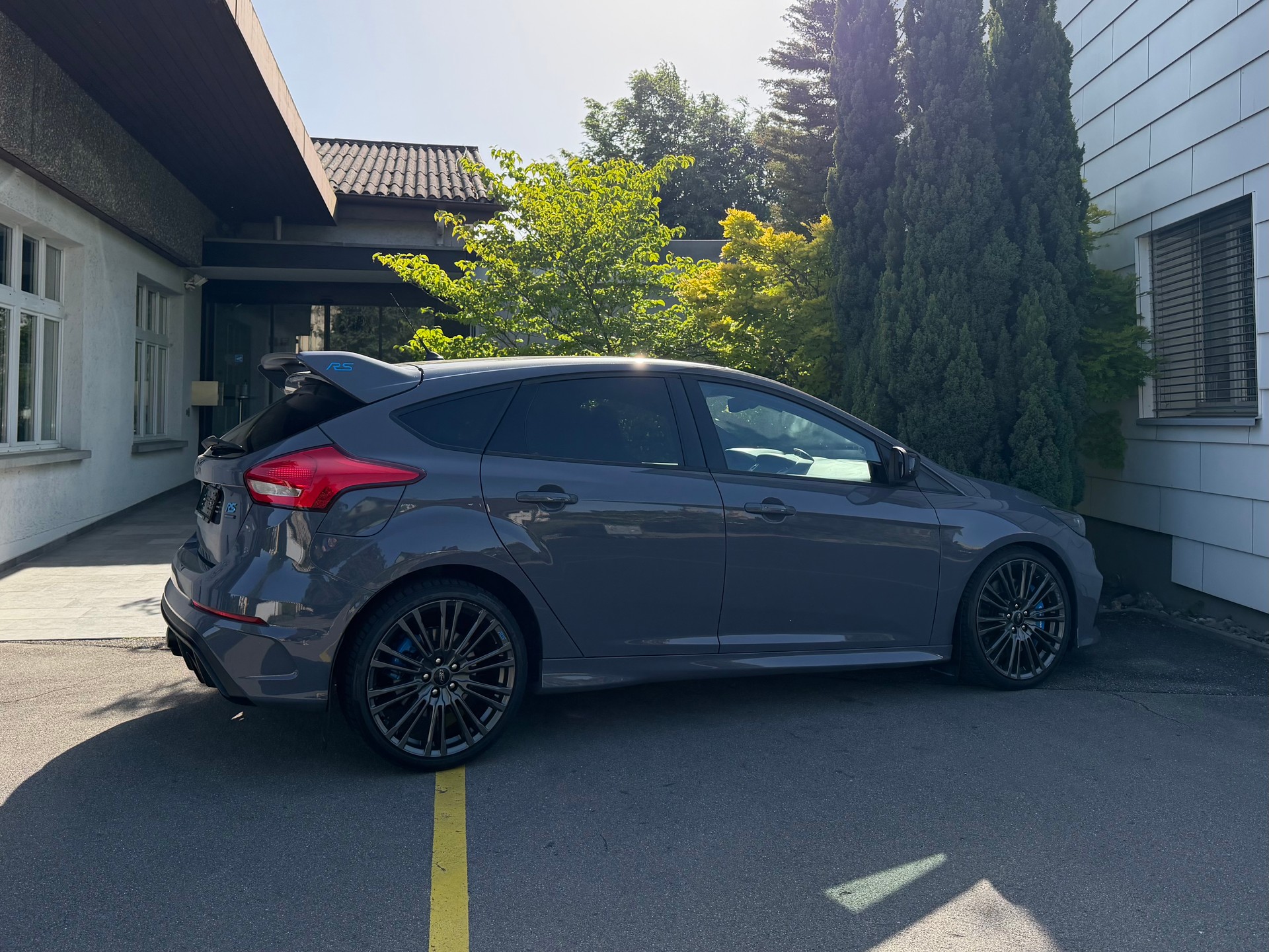FORD Focus 2.3 EcoBoost RS AWD *Top-Ausstattung*Servicegepflegt*Garantie*-image-2