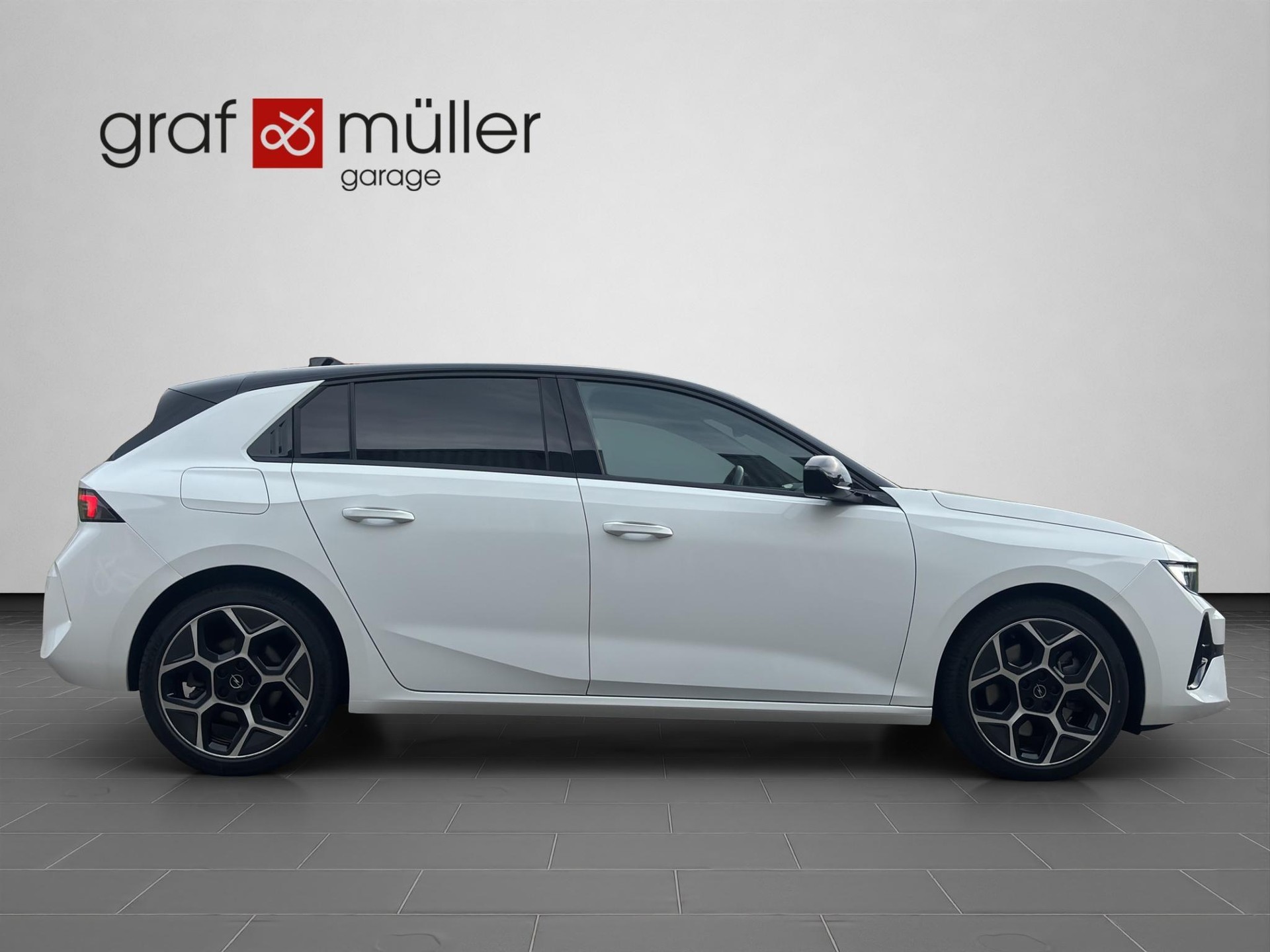 OPEL Astra 1.6 T PHEV 180 Swiss Plus-image-16