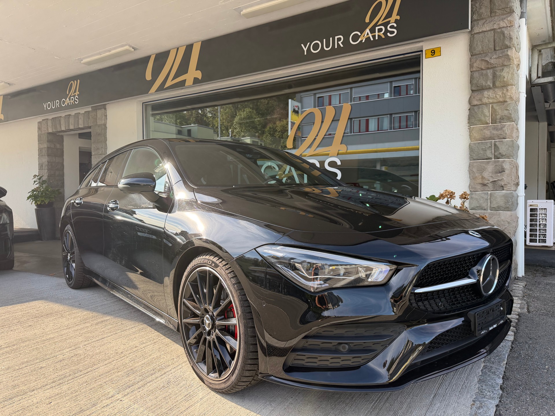 MERCEDES-BENZ CLA Shooting Brake 220 d 4Matic AMG Line-showroom-element-2