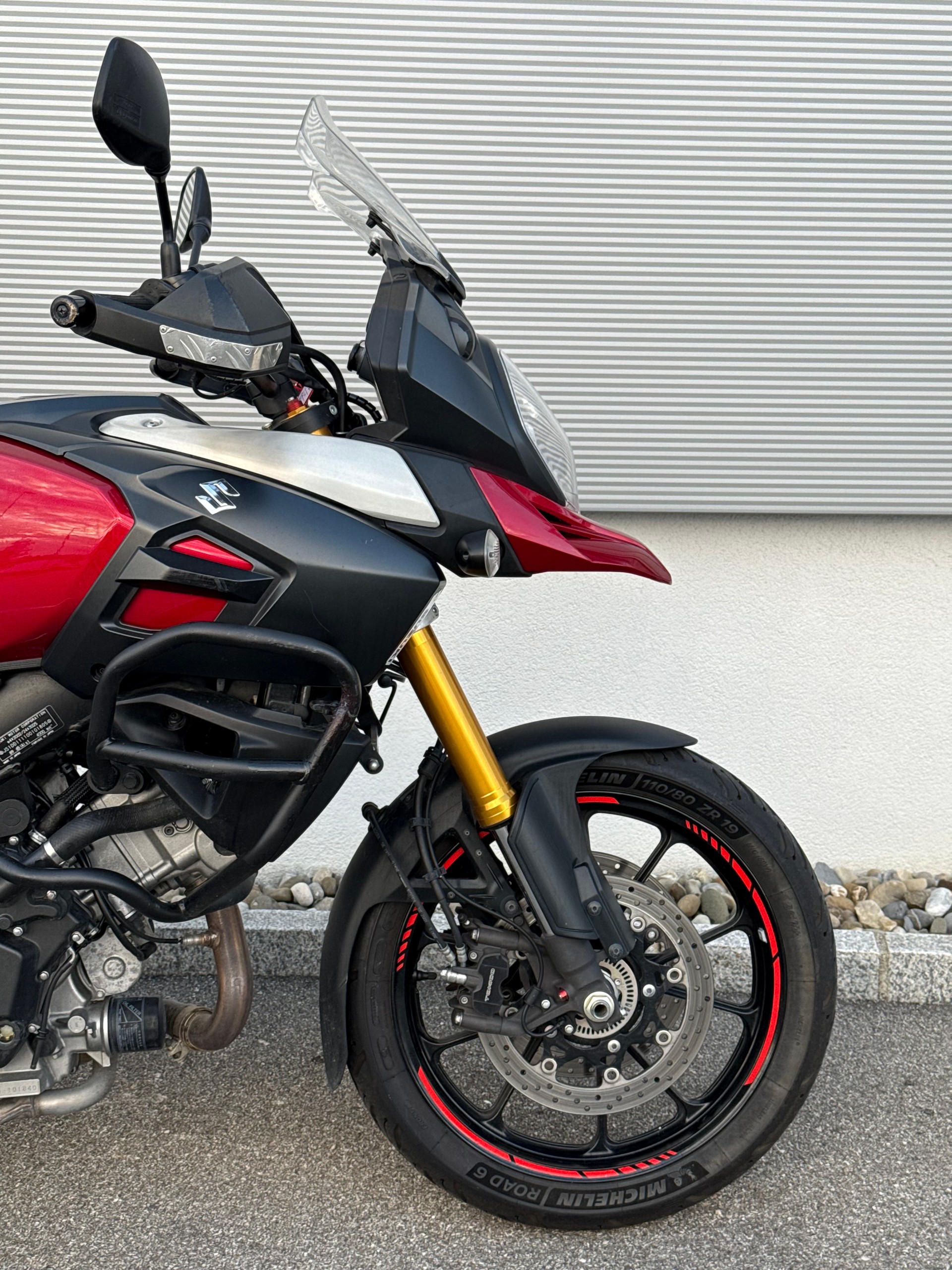 SUZUKI DL 1000 V-Strom L4-showroom-element-3