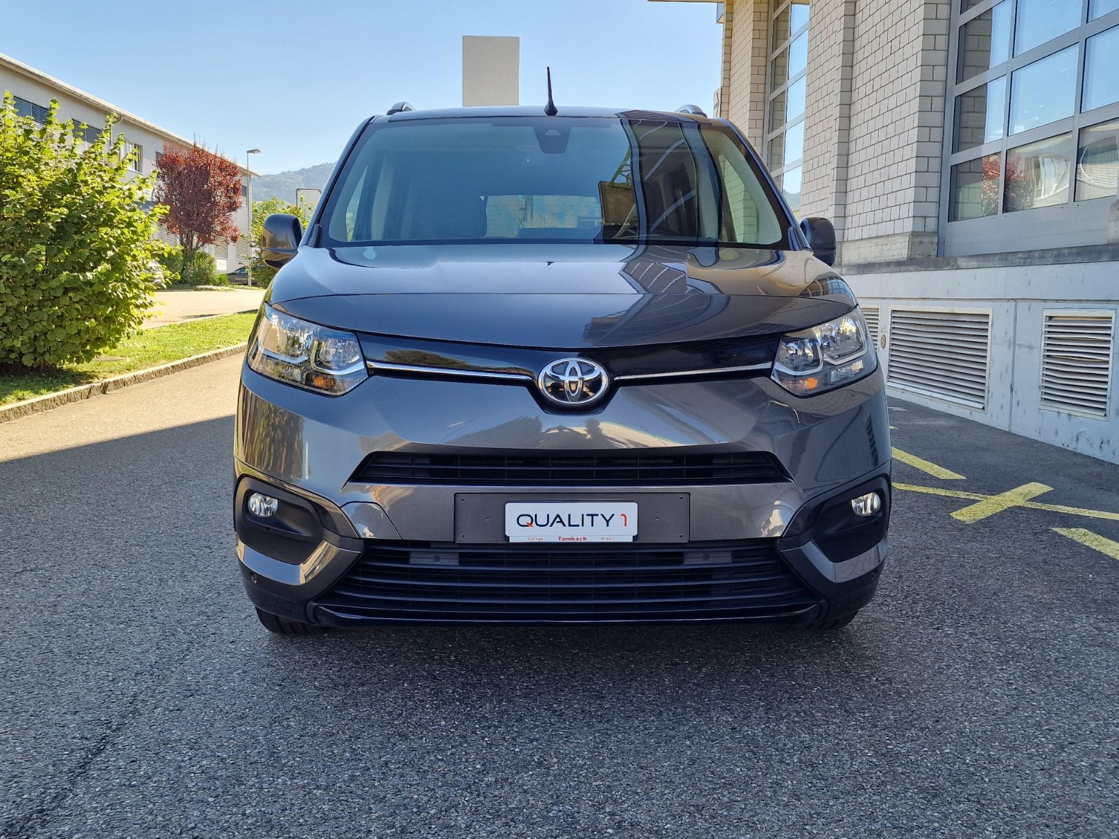 TOYOTA Proace City Verso 1.2 Combi Medium-image-2