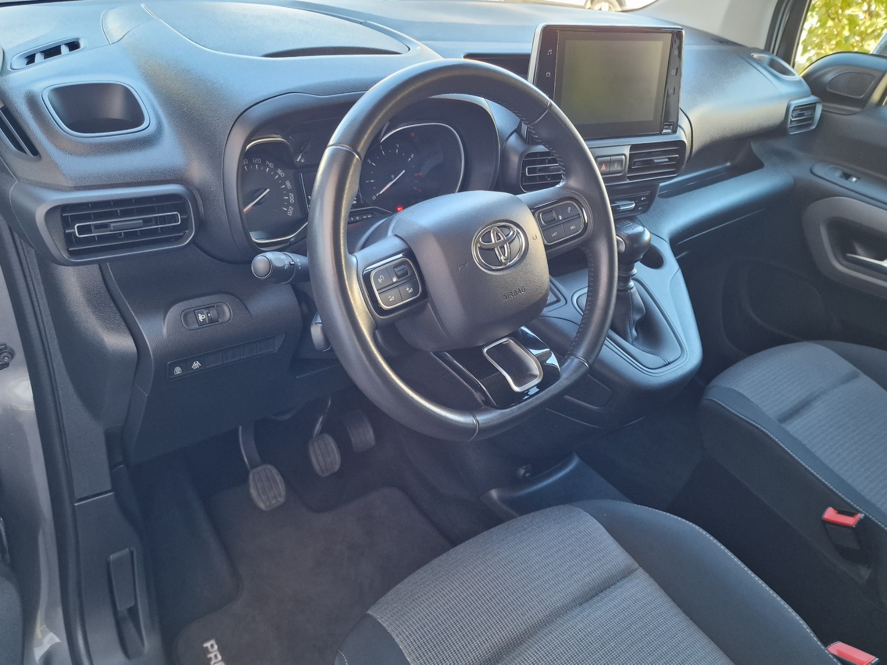 TOYOTA Proace City Verso 1.2 Combi Medium-image-8
