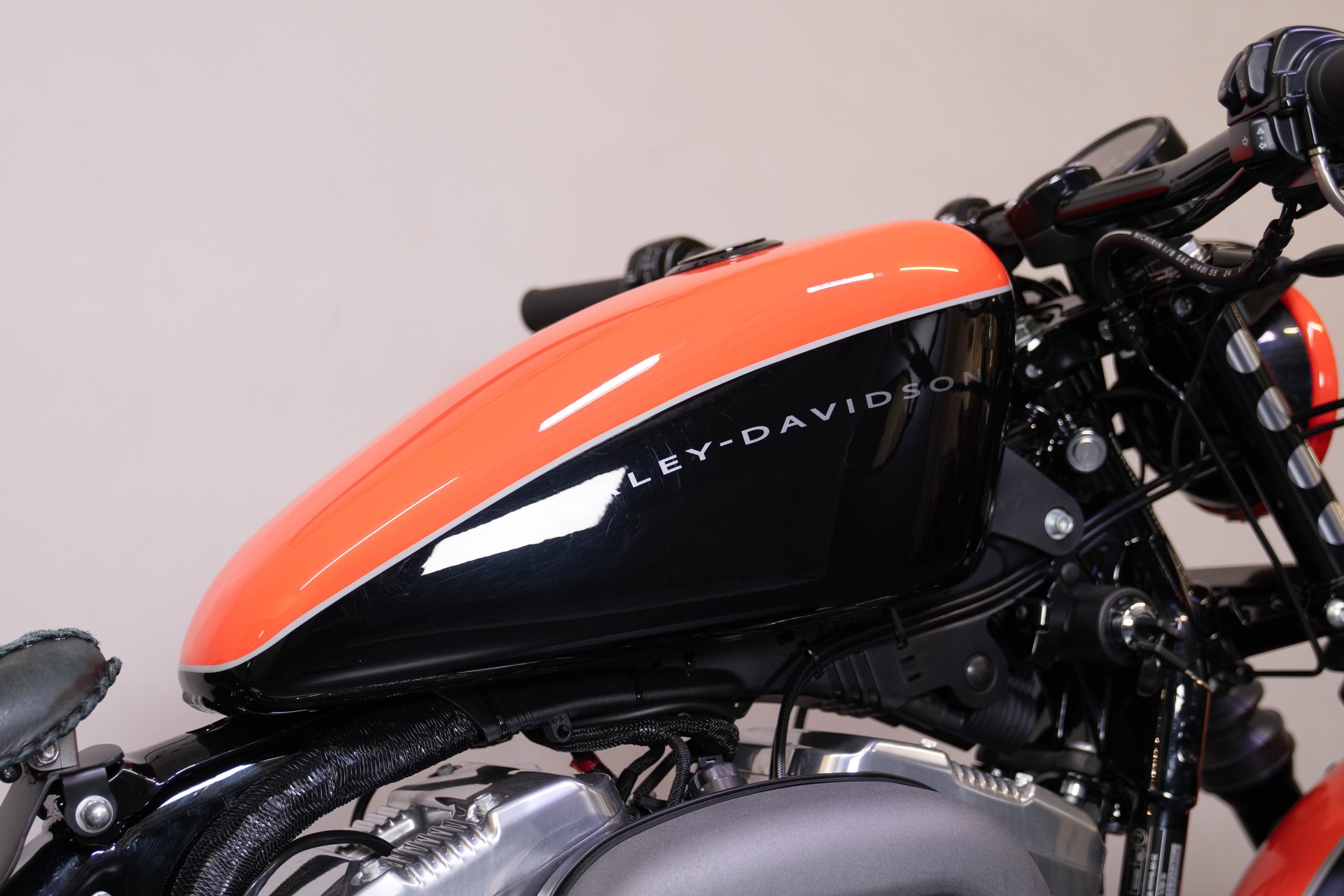 HARLEY-DAVIDSON XL 1200 N Sportster Nightster-image-9
