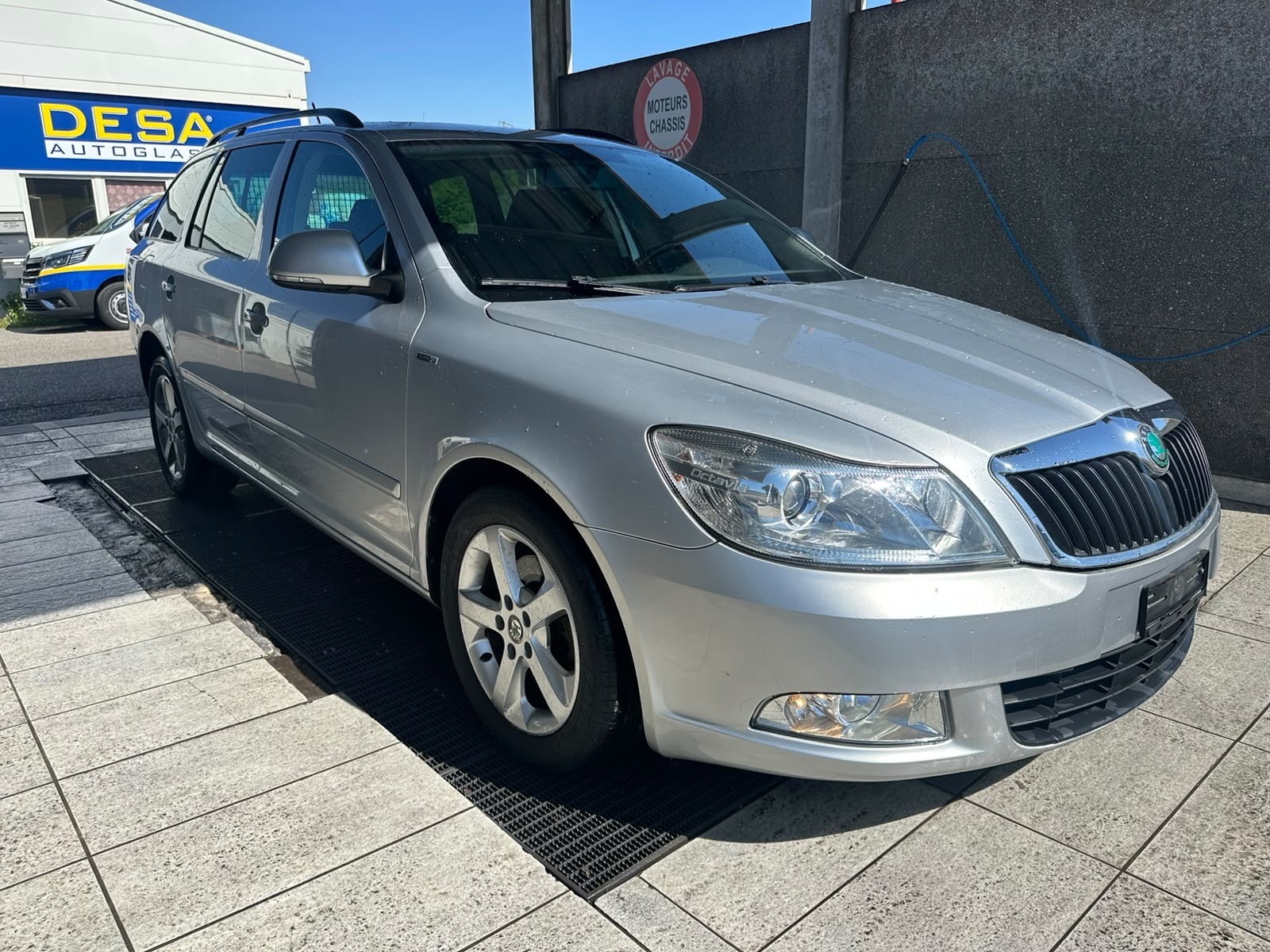 SKODA Octavia Combi 2.0 TDI Elegance 4x4-showroom-element-2