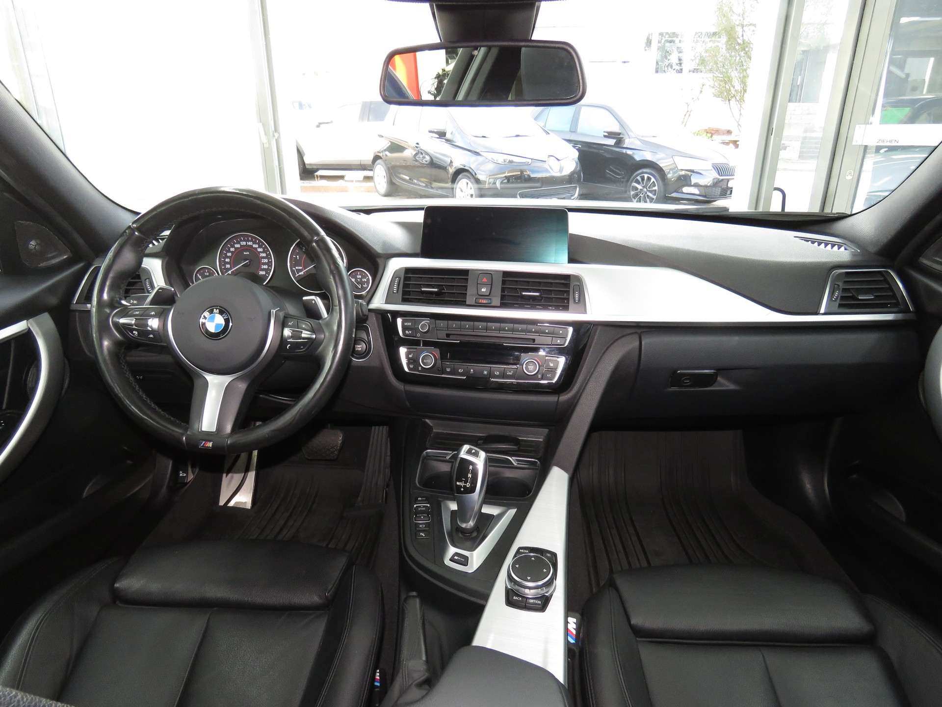 BMW 330e iPerformance M Sport Steptronic (Automat)-image-12
