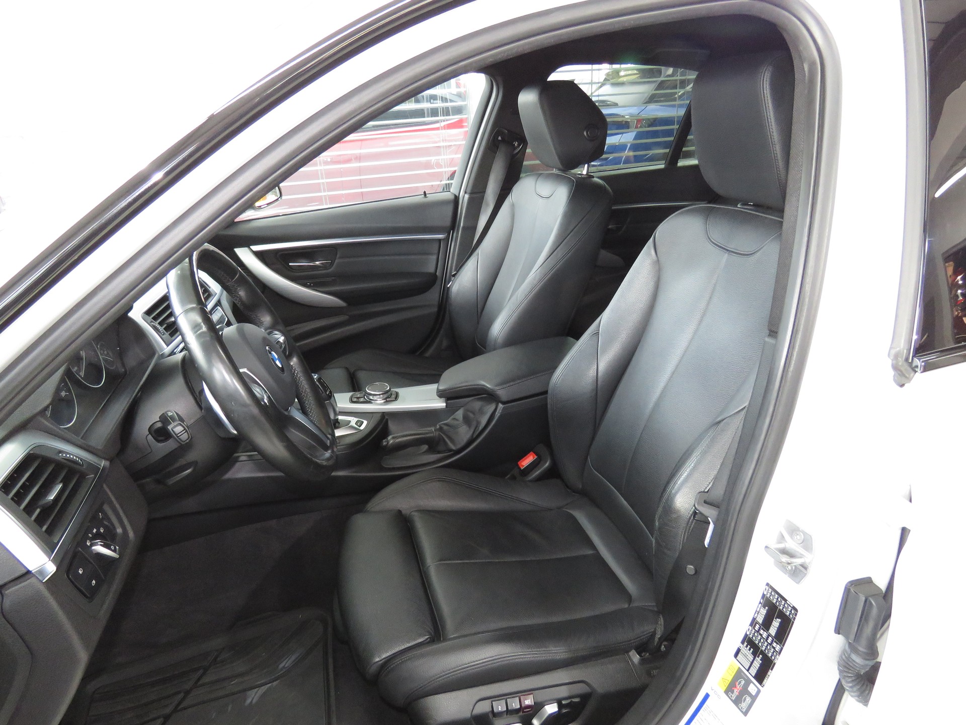 BMW 330e iPerformance M Sport Steptronic (Automat)-image-7