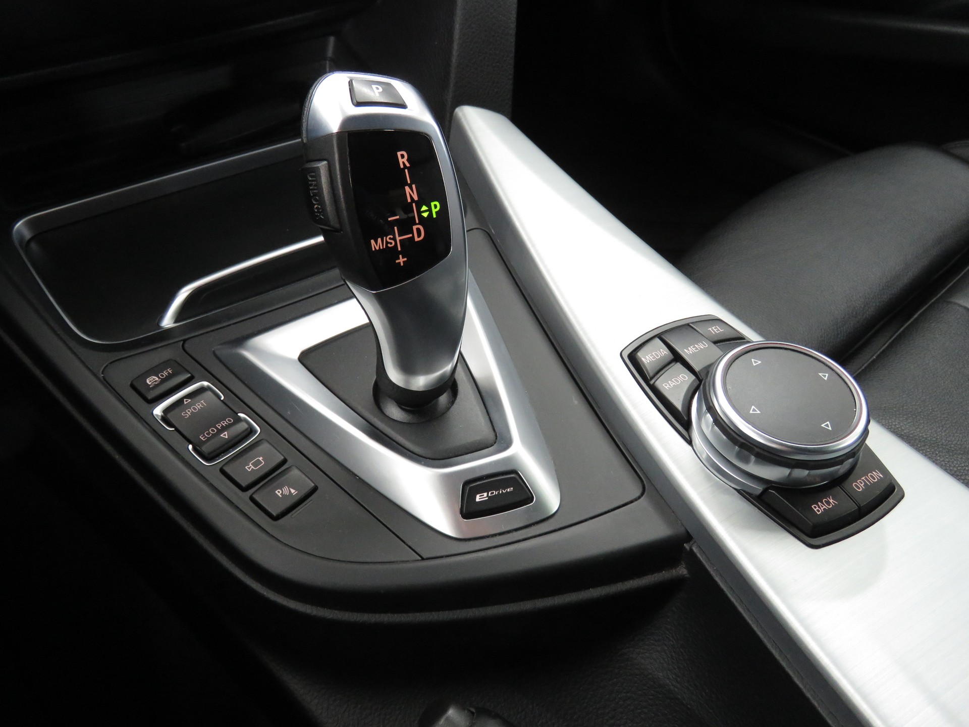 BMW 330e iPerformance M Sport Steptronic (Automat)-image-14