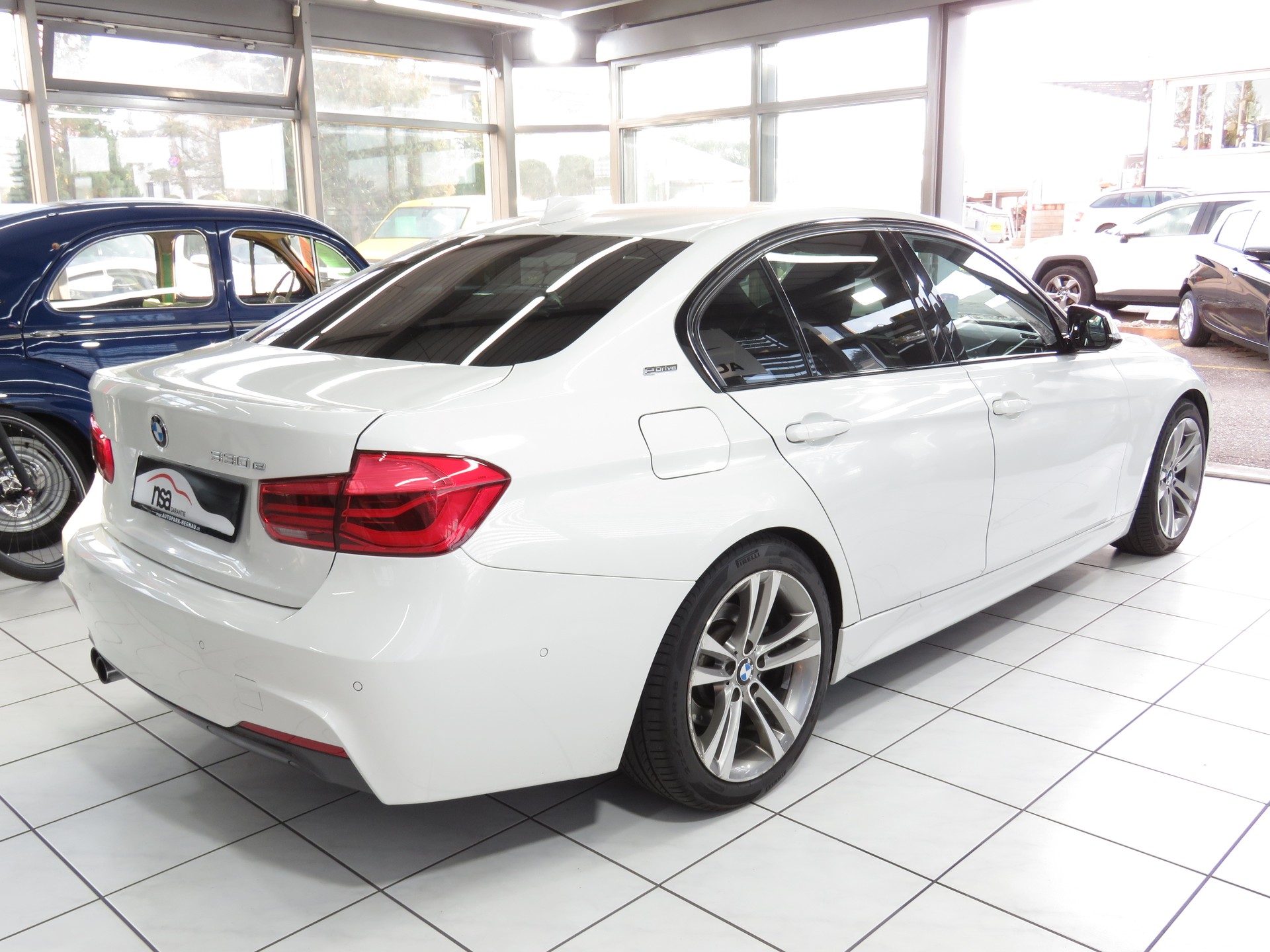 BMW 330e iPerformance M Sport Steptronic (Automat)-showroom-element-3