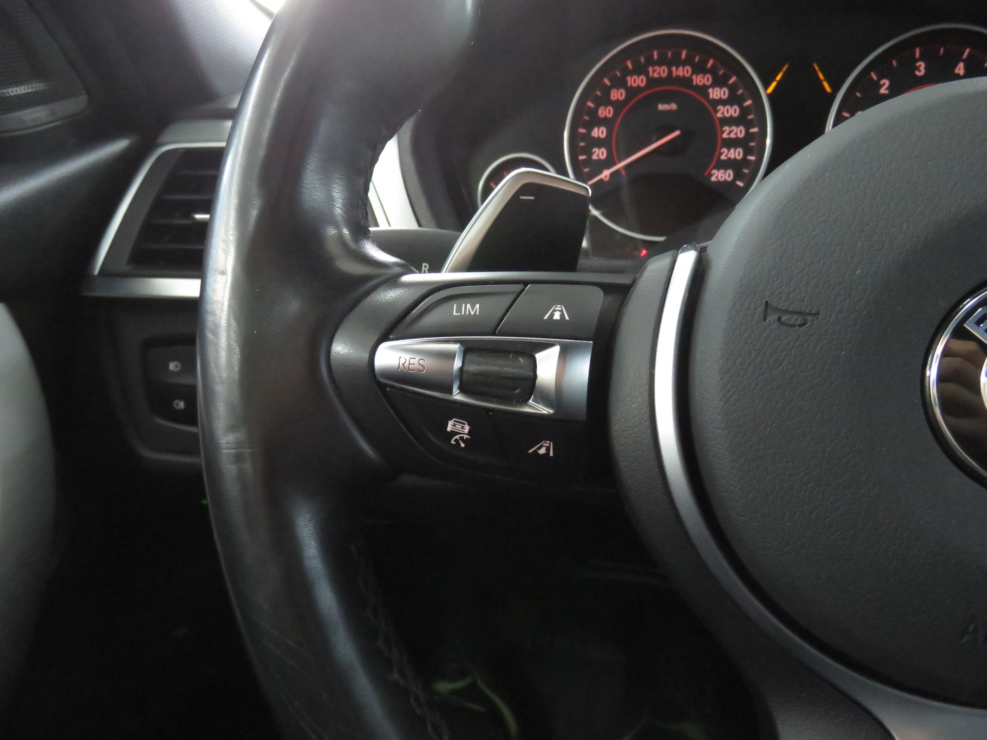 BMW 330e iPerformance M Sport Steptronic (Automat)-image-16