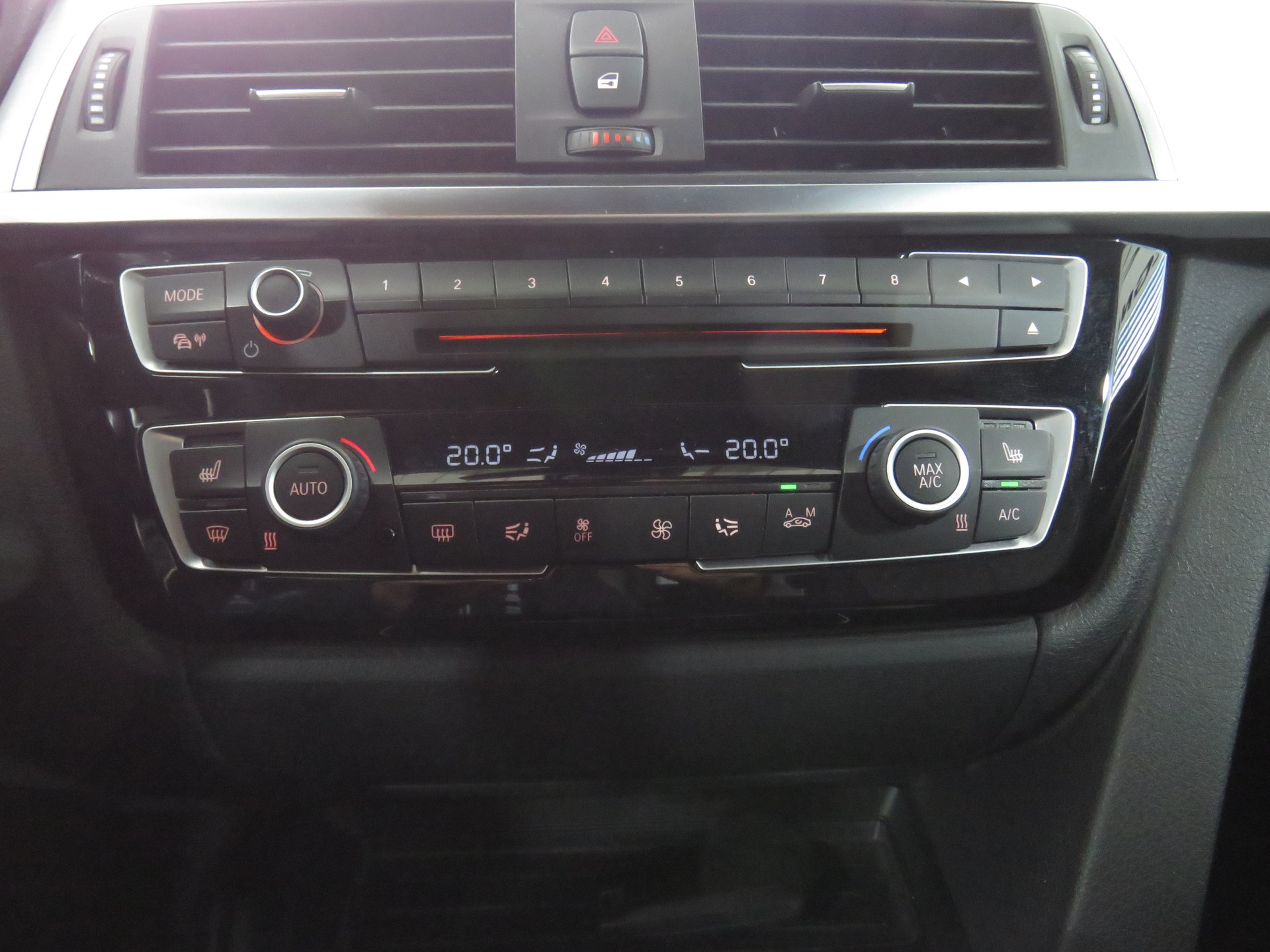 BMW 330e iPerformance M Sport Steptronic (Automat)-image-19