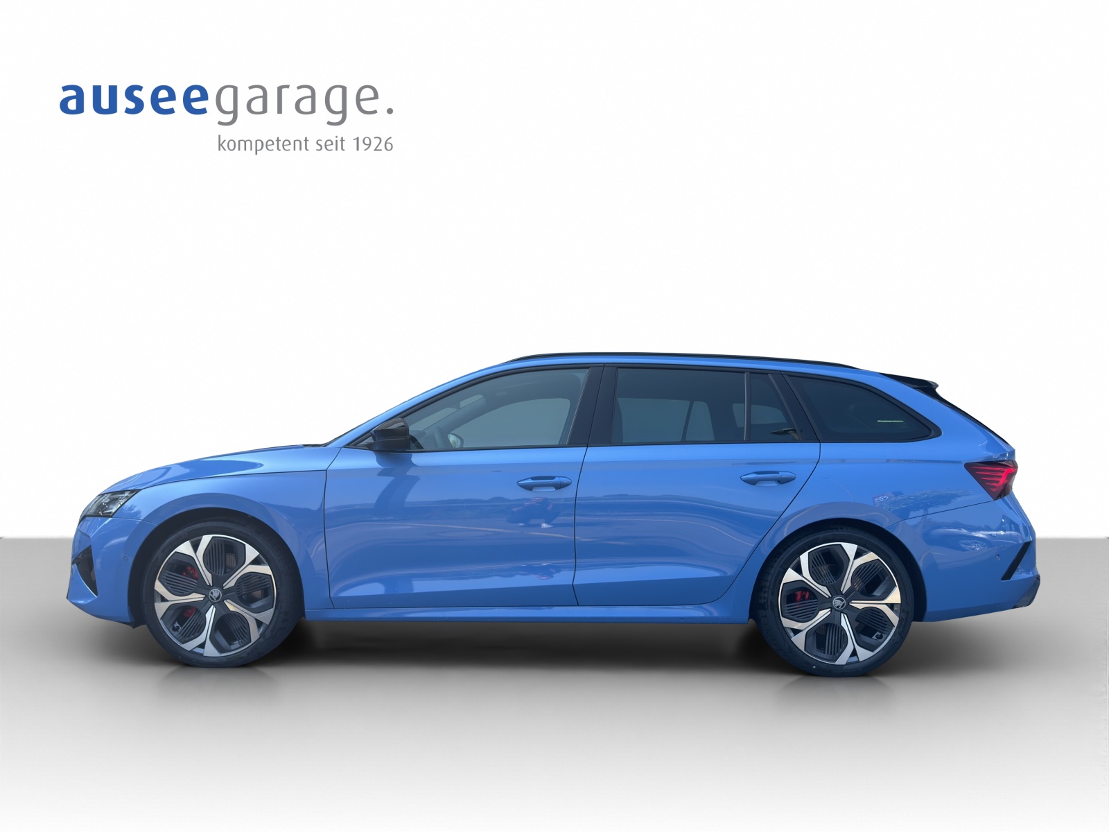 SKODA Octavia Combi 2.0 TSI RS 30 Years Edition DSG-showroom-element-1