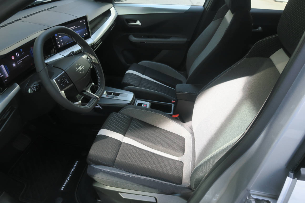 OPEL Frontera 1.2 T HEV 145 GS / 8 Jahre Garantie-showroom-element-3