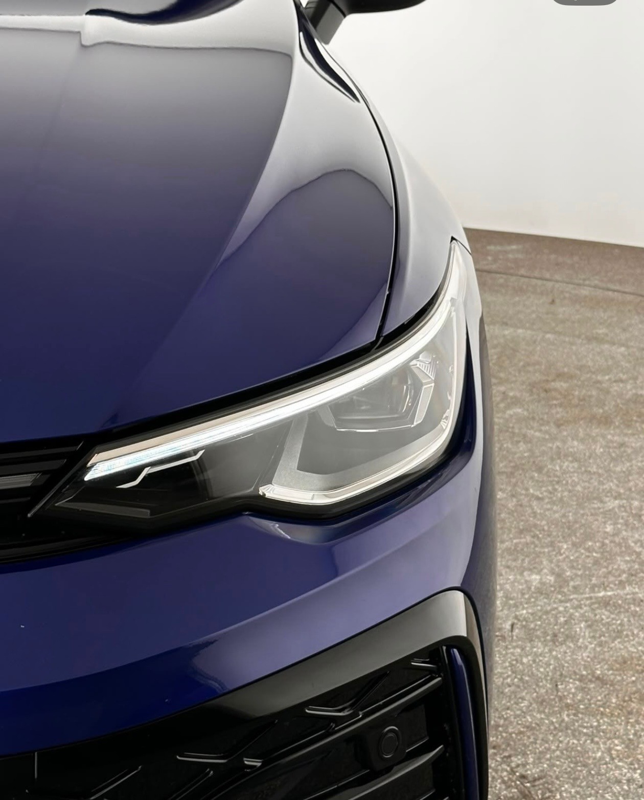 VW Golf 2.0 TDI R-Line DSG-image-11